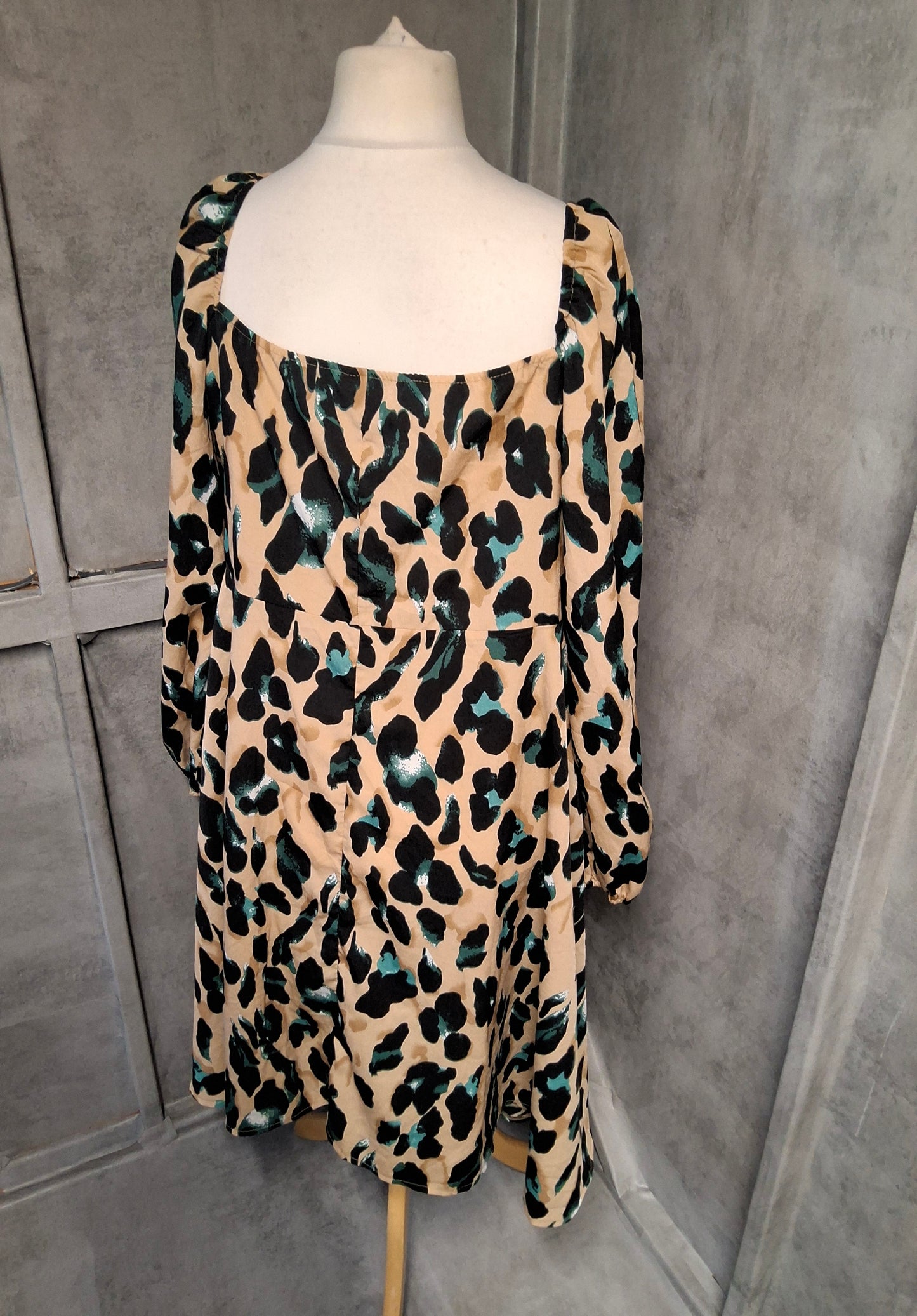 SHEIN Leopard Print Sweetheart Neck Dress β Size 2XL (Fits size 16/18)