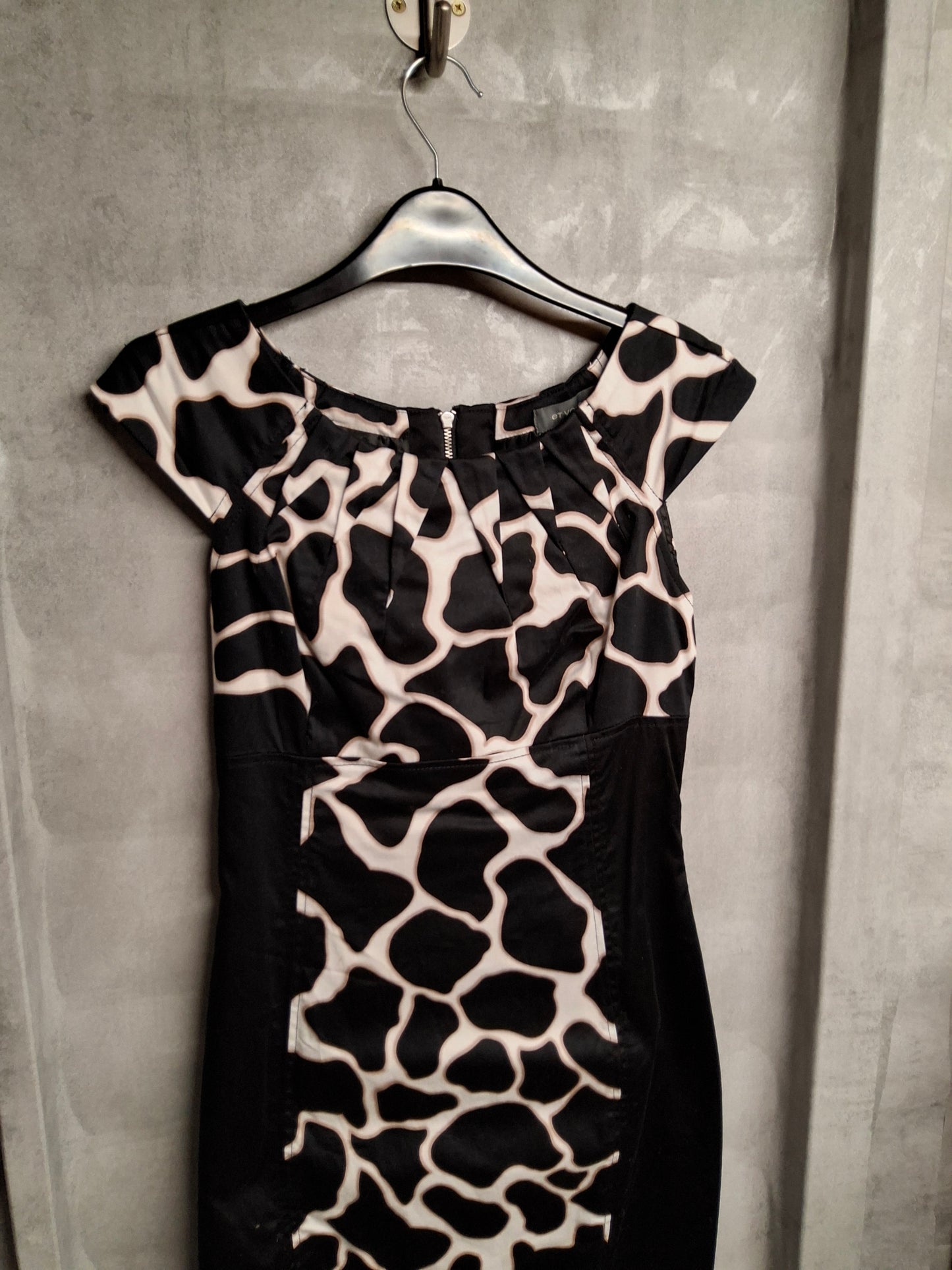 Et Vous Black & Beige Animal Print A-Line Dress β Size 8 β Cap Sleeves & Zip Back