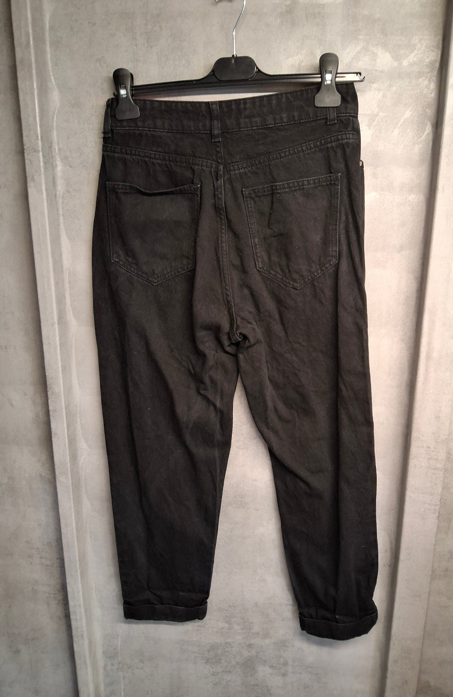Sosandar Black Slim Fit High-Waisted Jeans – Size 8 Short