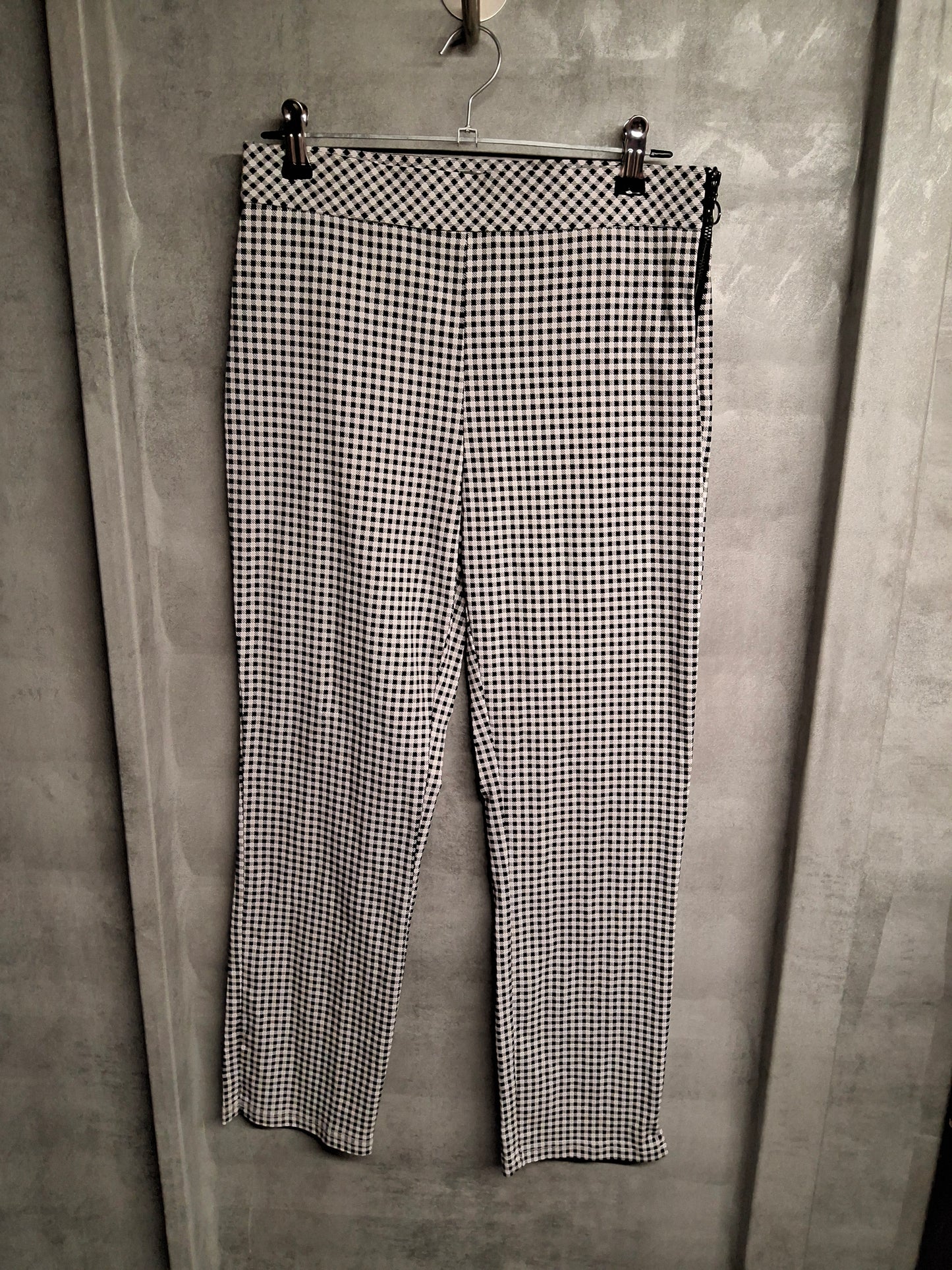 Primark Black & White Gingham Slim Leg Trousers – Size 10 | High Waist, Side Zip, Timeless Print