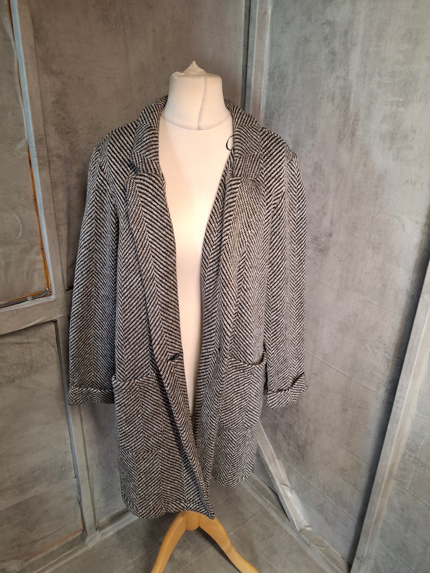 Matalan Black & Grey Midi Blazer Jacket – Size 18