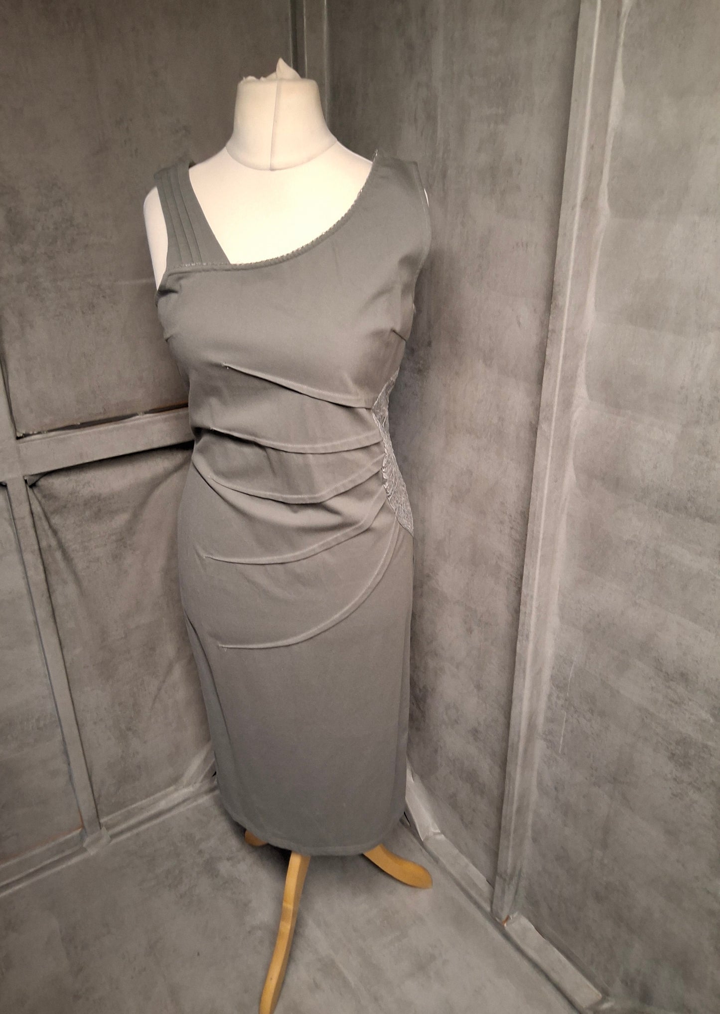 Ilanni Grey Bodycon Midi Dress – Size 12 – Lace Detail