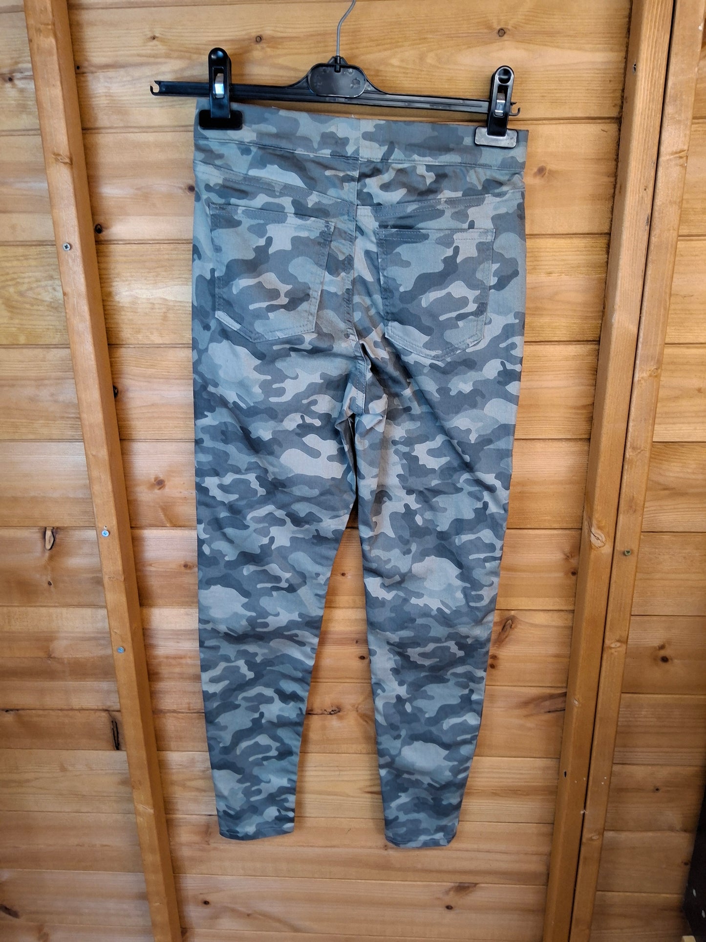 M&S Khaki Camo Jeggings – Size 8 Short – NWT Pull-On Style