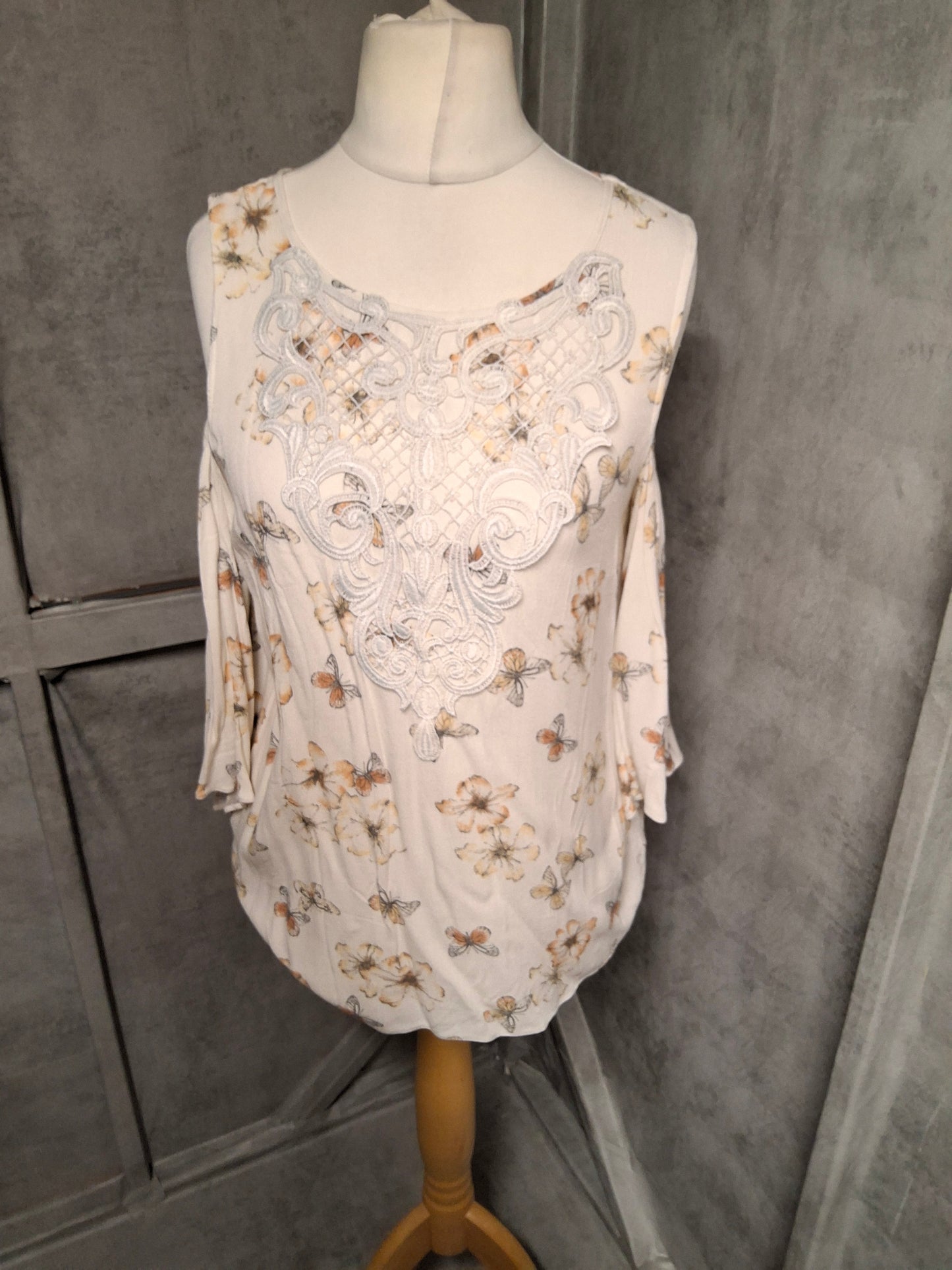 F&F Cold Shoulder Butterfly Top – Size 12