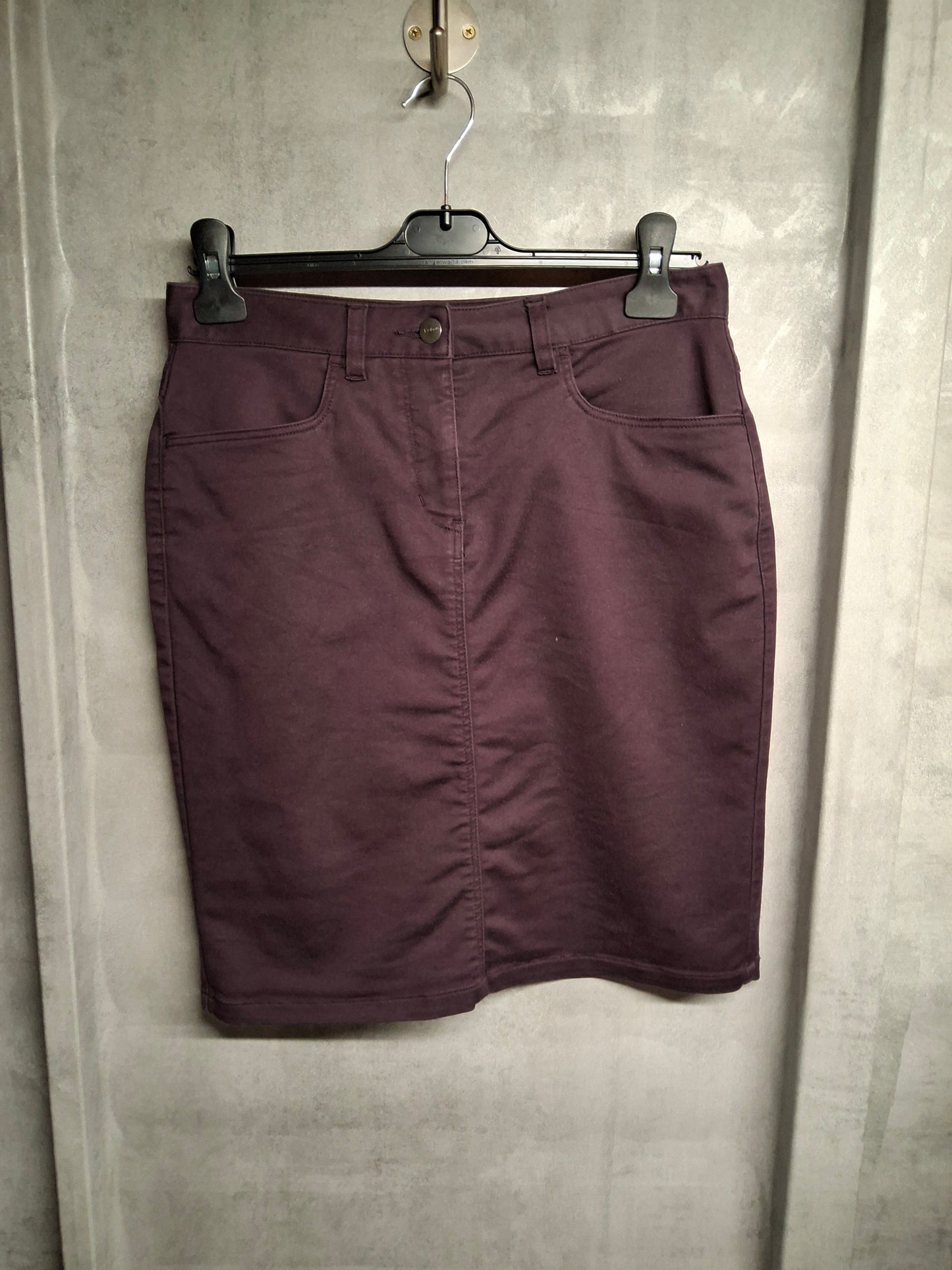 Rohan Purple Denim Skirt – Size 8 – Knee-Length Casual Wardrobe Essential with Pockets