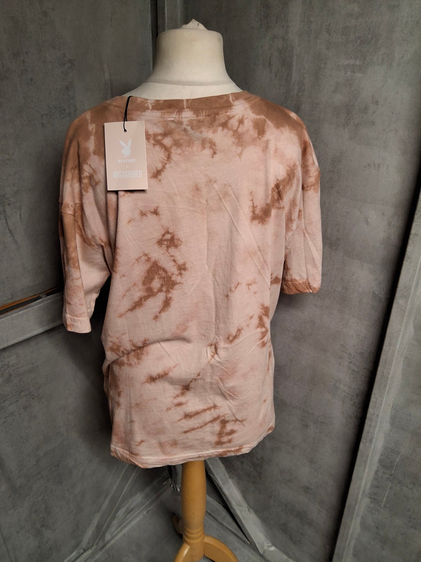 Missguided x Playboy Tie-Dye Oversized Tee – M ( size 10/12) – Brand New & Bad Bunny Energy 😎