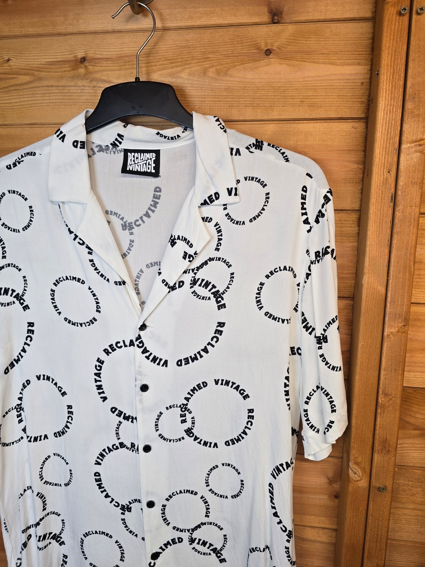 Reclaimed Vintage White Short Sleeve Shirt | Unisex | Button-Up | Size M | Lightweight & Stylish