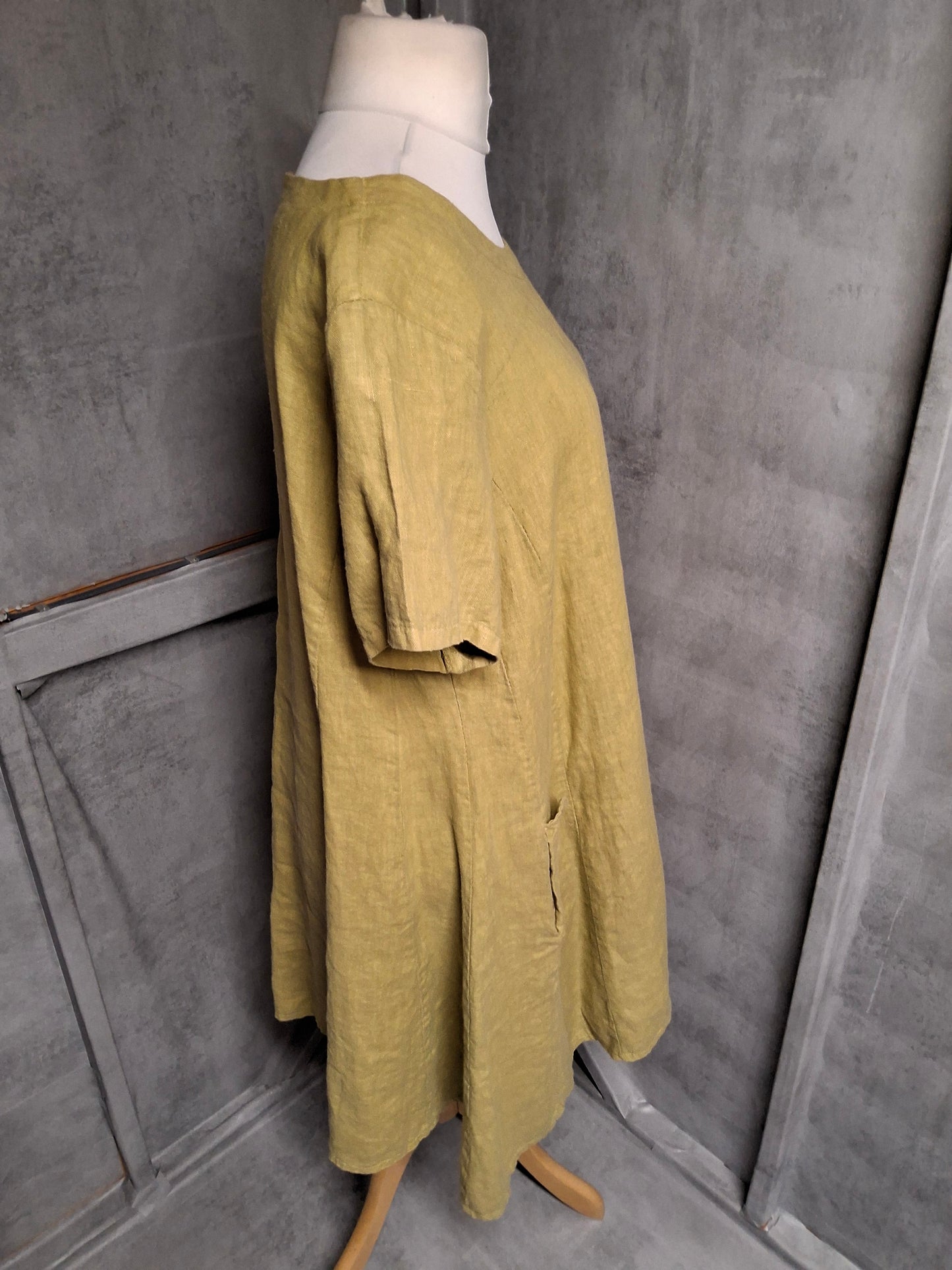 Vera Tucci Italian Linen Midi Dress β Light Green β UK size 12β16