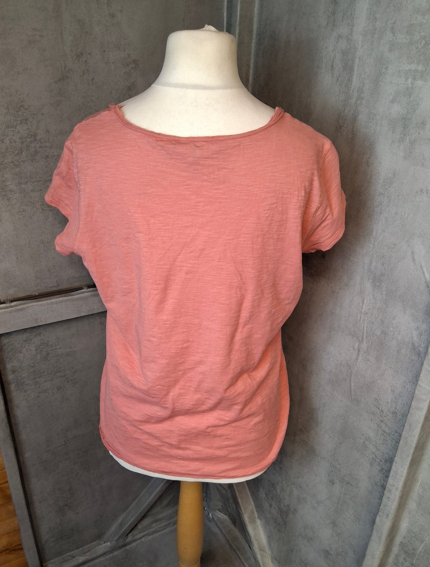 Laura Ashley Coral Pink Cotton T-Shirt – Size 18 Fray Detail Scoop Neck
