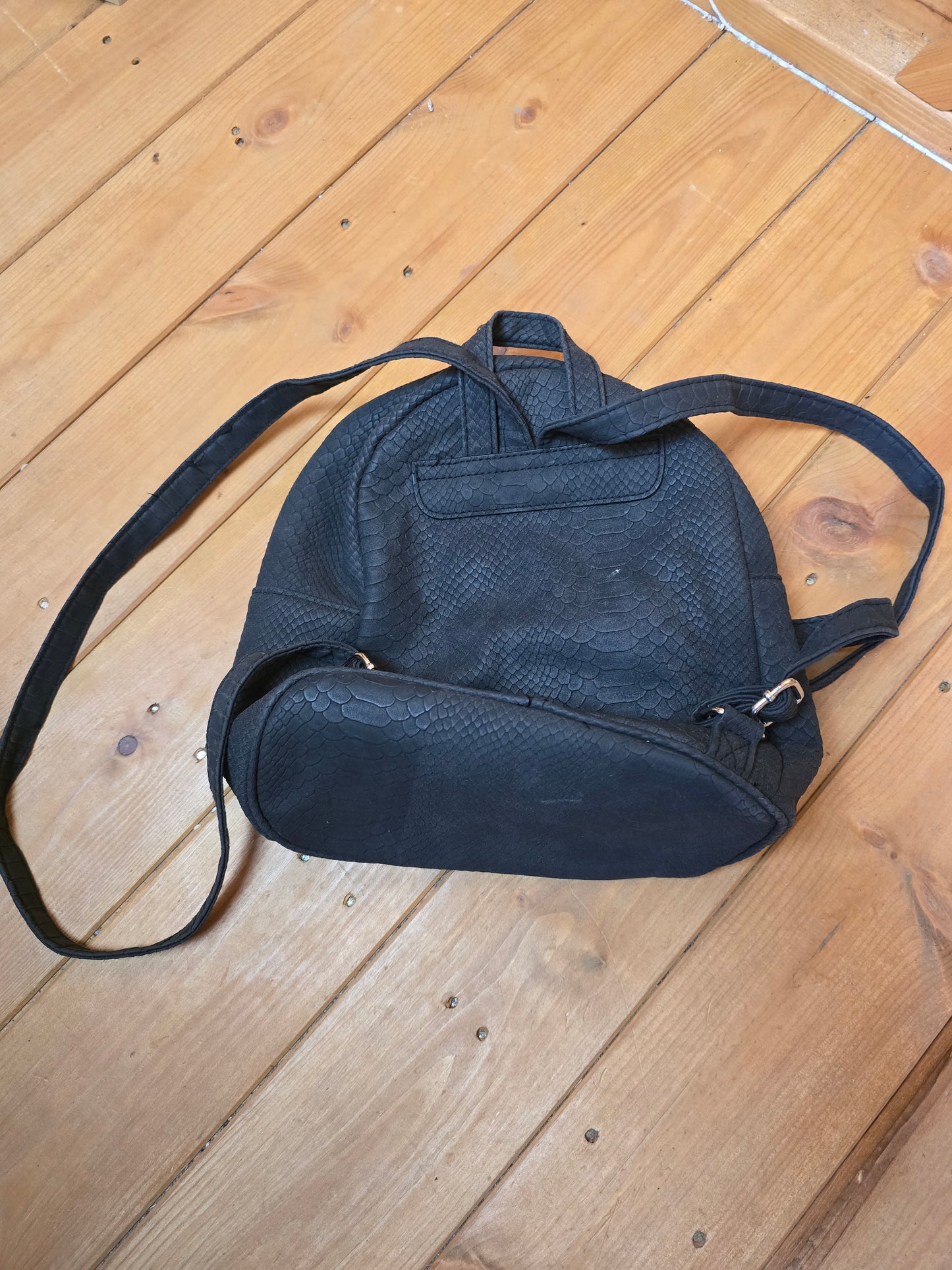 Primark Dark Grey Satchel Bag – Croc Style, Adjustable Strap, Zip Close, 25x27cm, Exterior Pocket