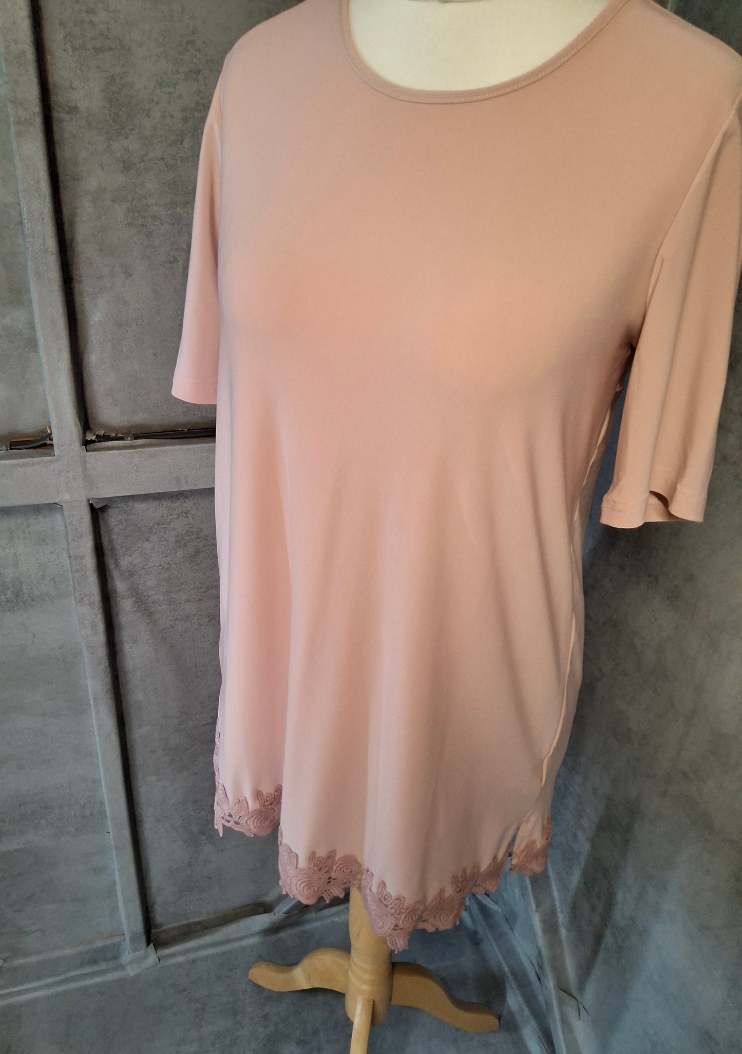 Nina Leonard Dusky Pink Lace Hem Mini Dress / Long Top – Size S (UK size 10/12)