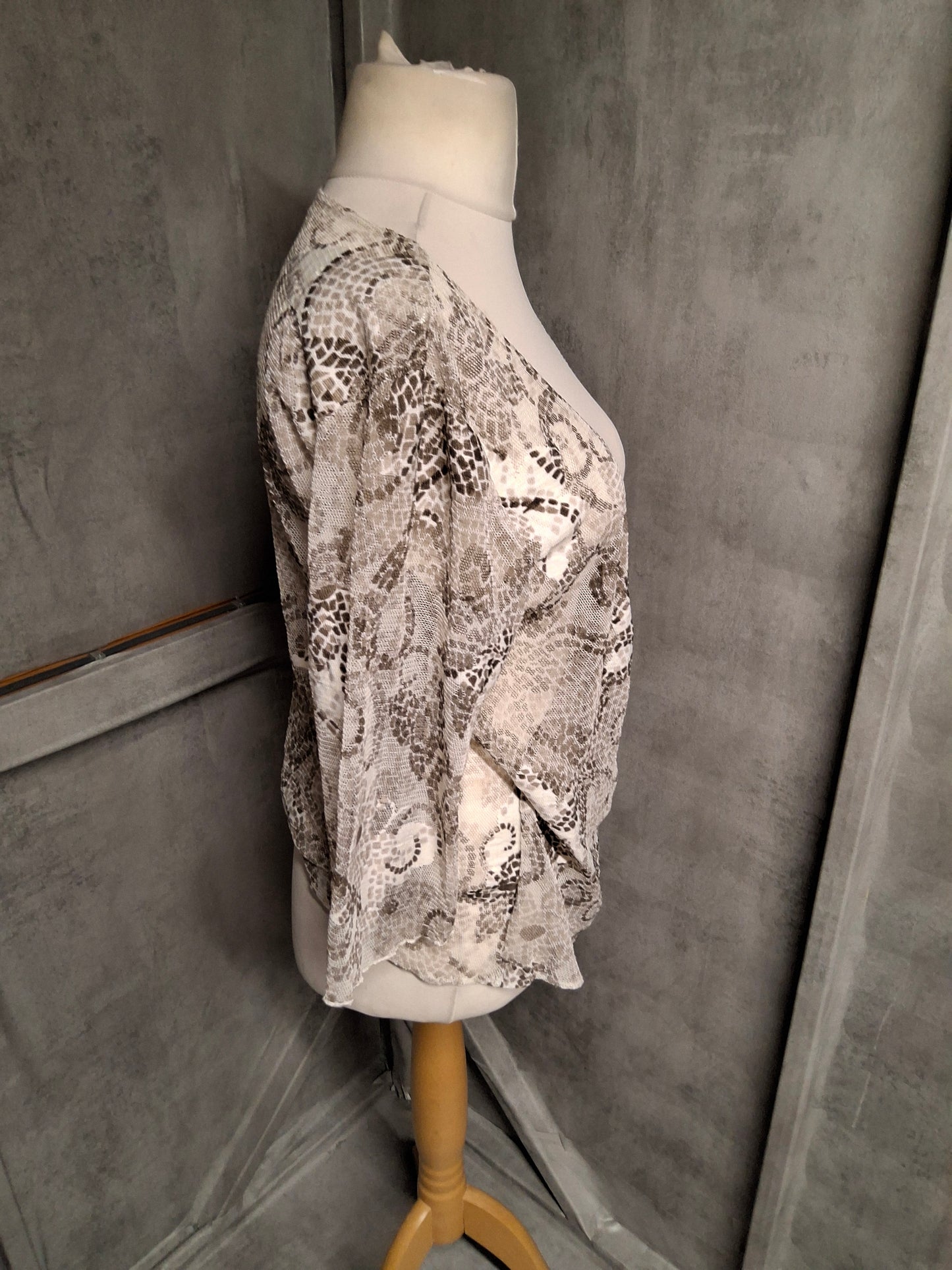 George Brown & White Sheer Wrap Top – Size 18 – Floaty Chic