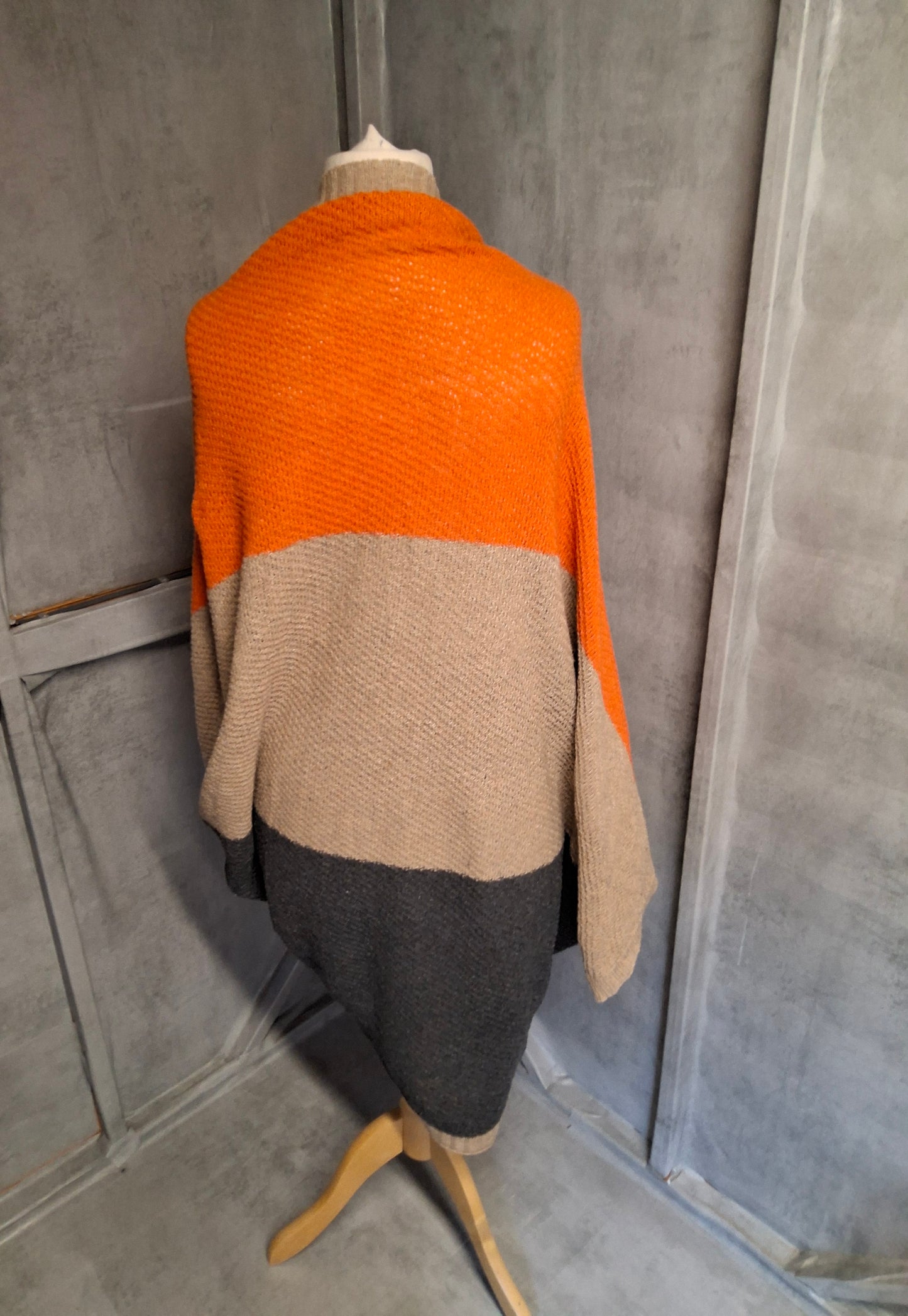 Shein Colourblock Knitted Shrug β Size XL (fits UK 14+) β Oversized Cosy Layer