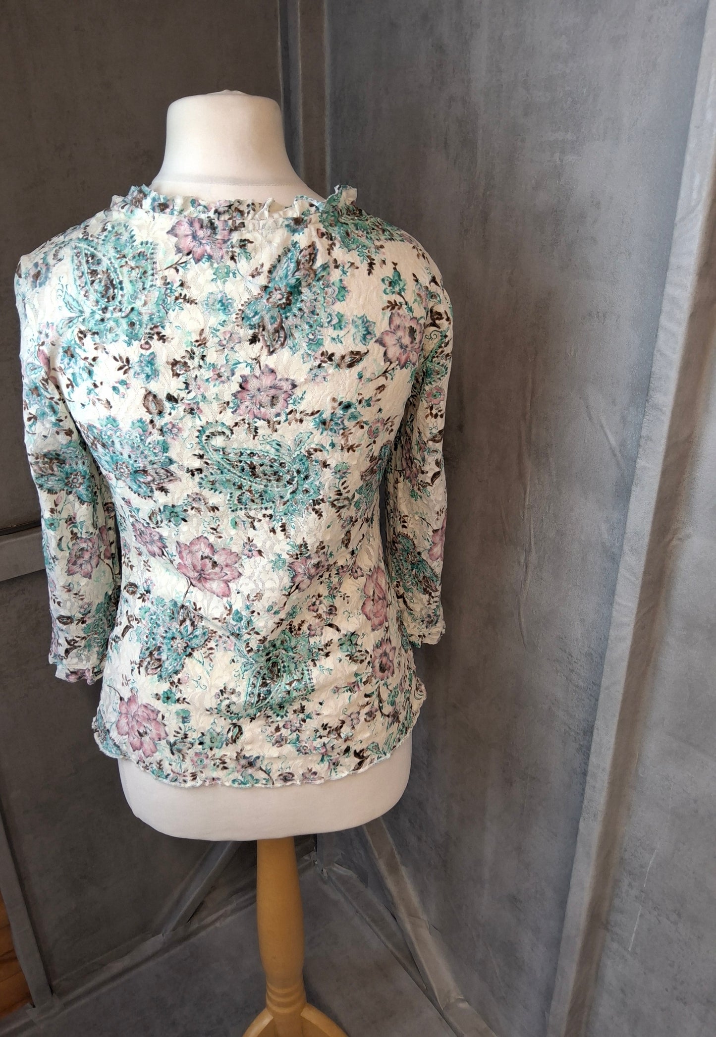 Per Una M&S Floral Lace Mesh Top Size 12 | Stretchy Semi-Sheer Blouse | Frill Neck ¾ Sleeve Top