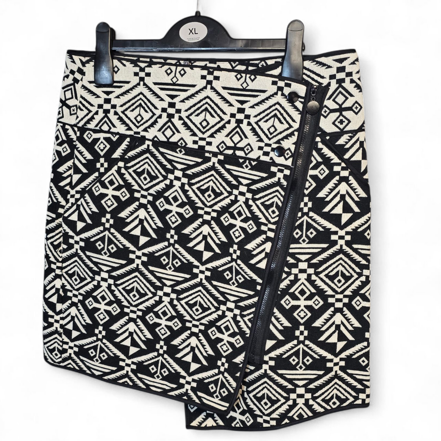 For Cynthia Cream & Black Wrap Mini Skirt – Aztec Print – Zip Front – NWT – Size 8 (Would Fit 10/12)