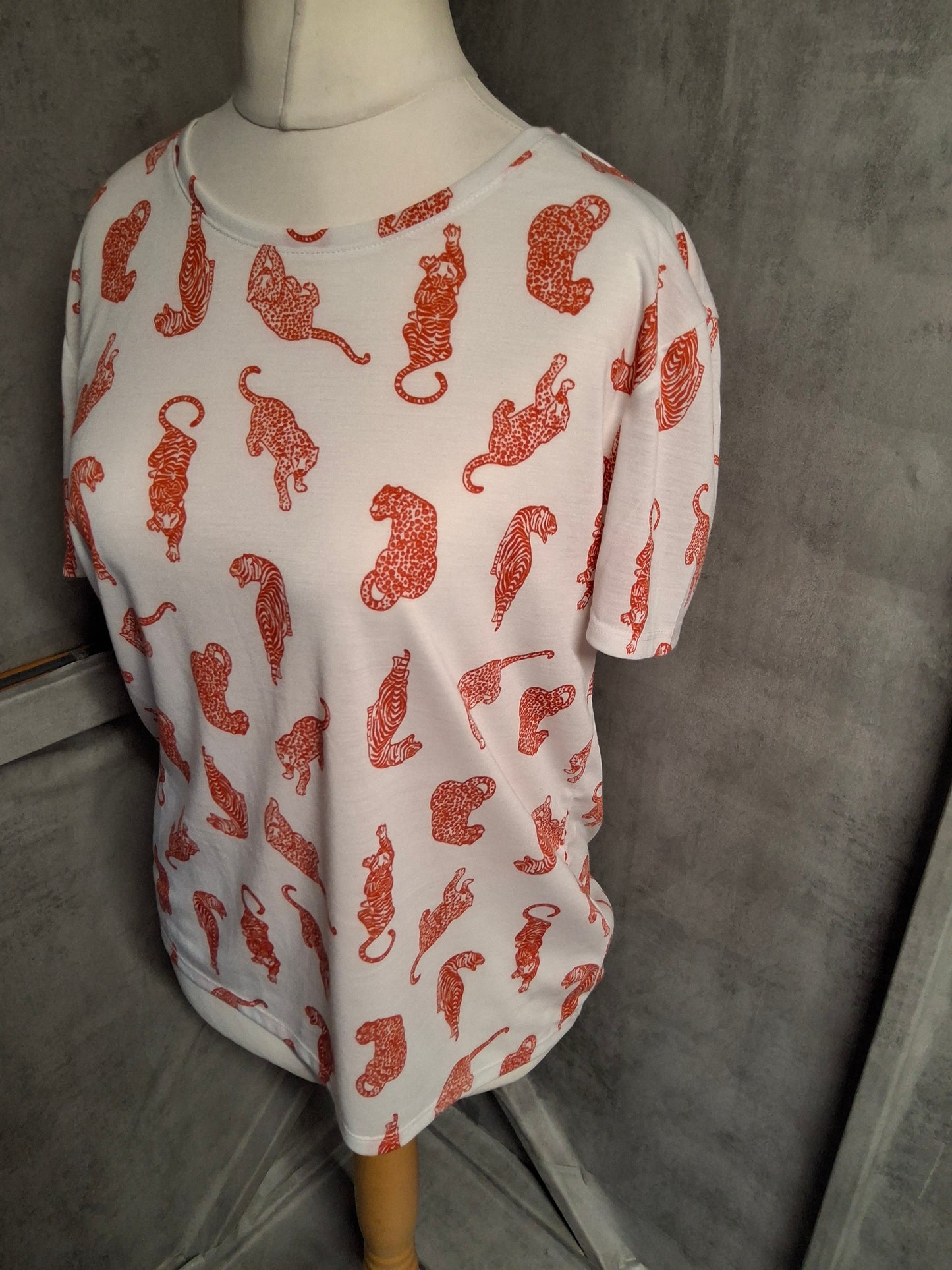 M&S White & Orange Animal Print Tee – Statement Tiger Vibes – Size 12