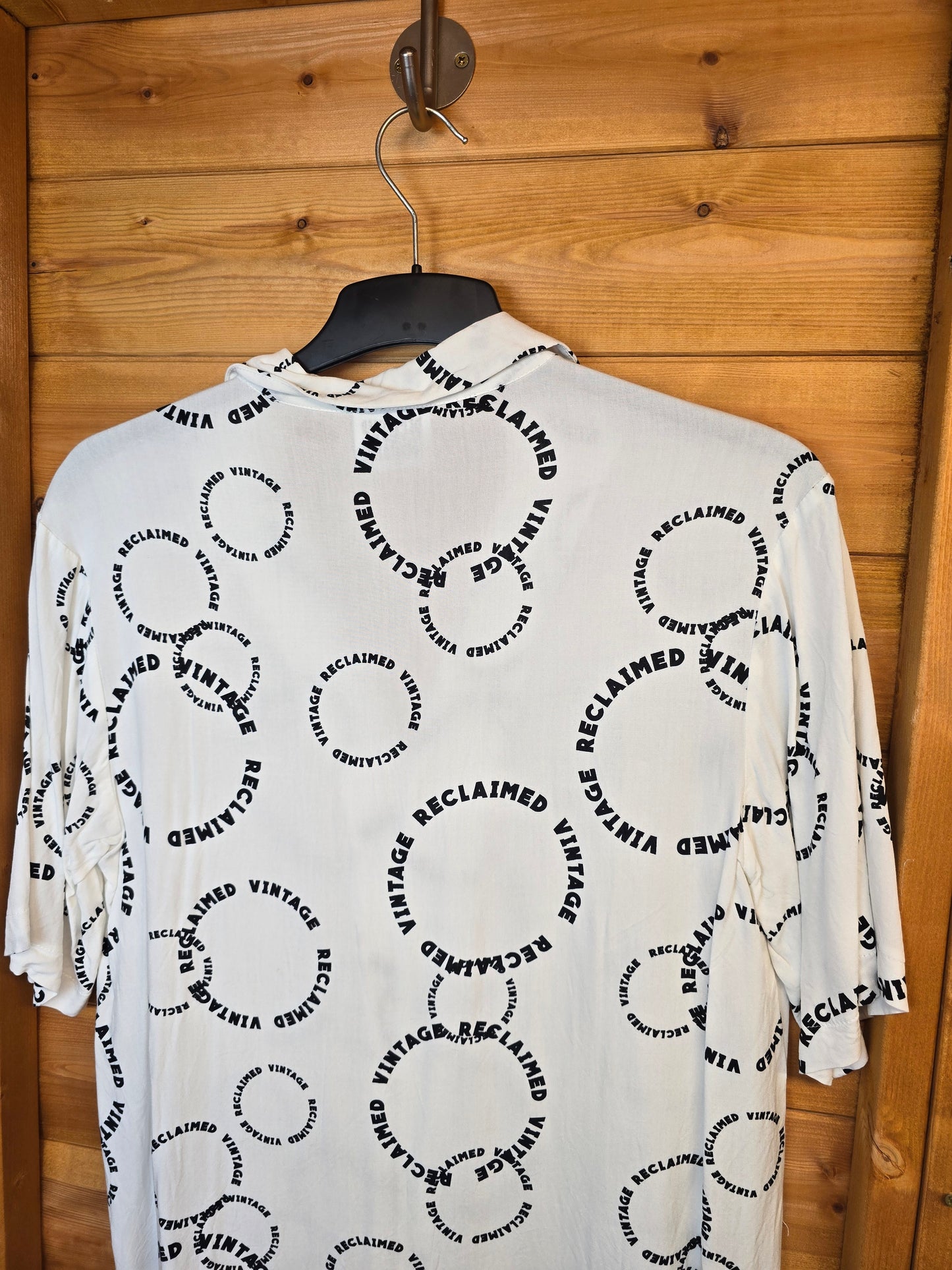 Reclaimed Vintage White Short Sleeve Shirt | Unisex | Button-Up | Size M | Lightweight & Stylish