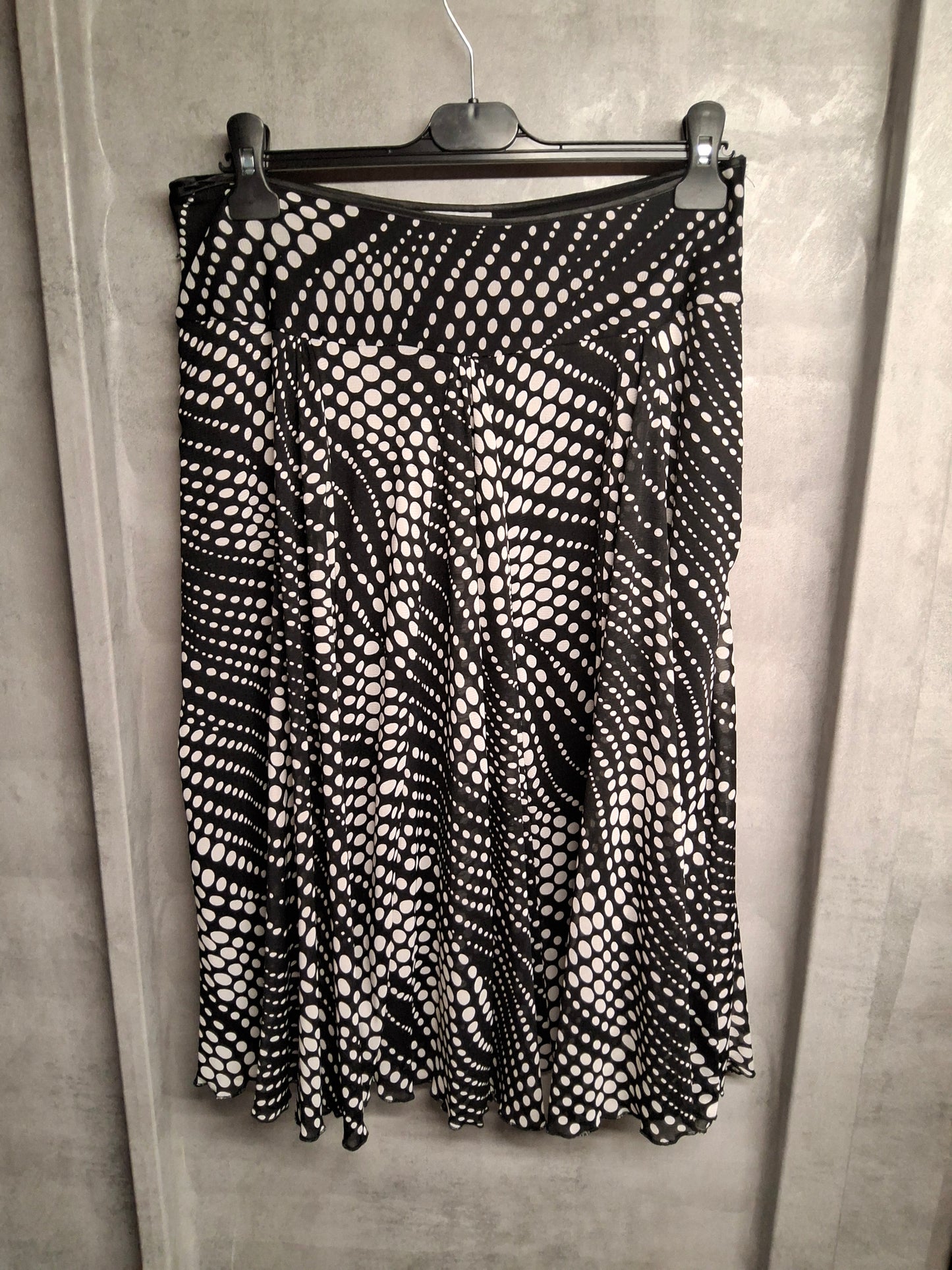 Wallis Black & White Polka Dot Flared Midi Skirt – Size 12