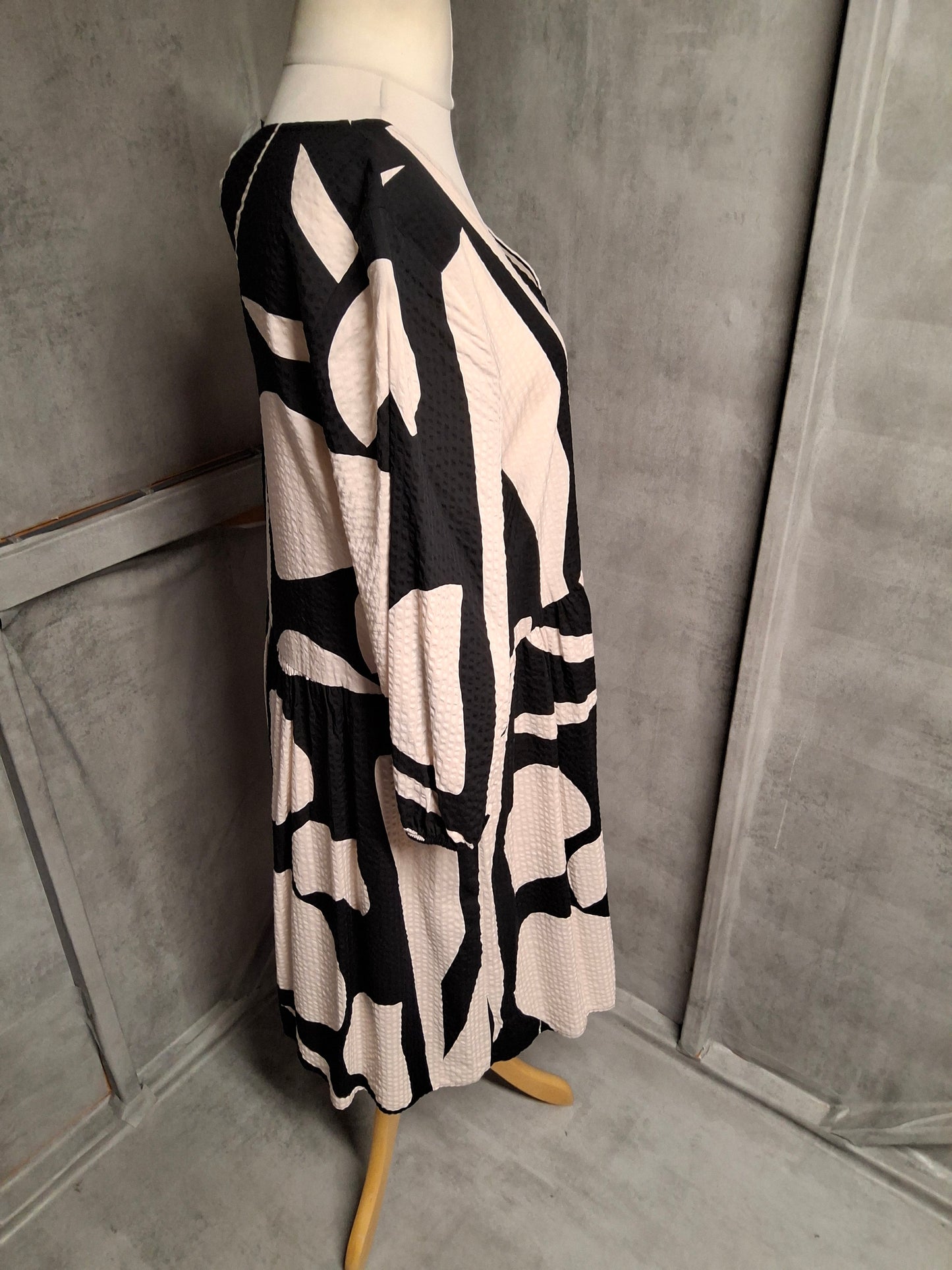 George Black & White Patterned Midi Dress – Size 20 – NWT Relaxed Fit with 3/4 Sleeves