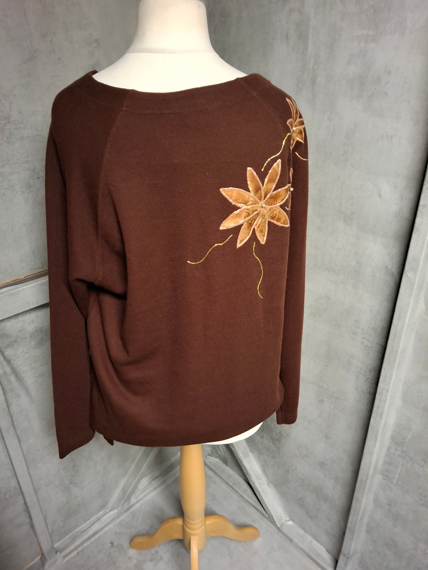 Lesley-Anne Brown Floral Jumper – Size 14/16 (M/L)