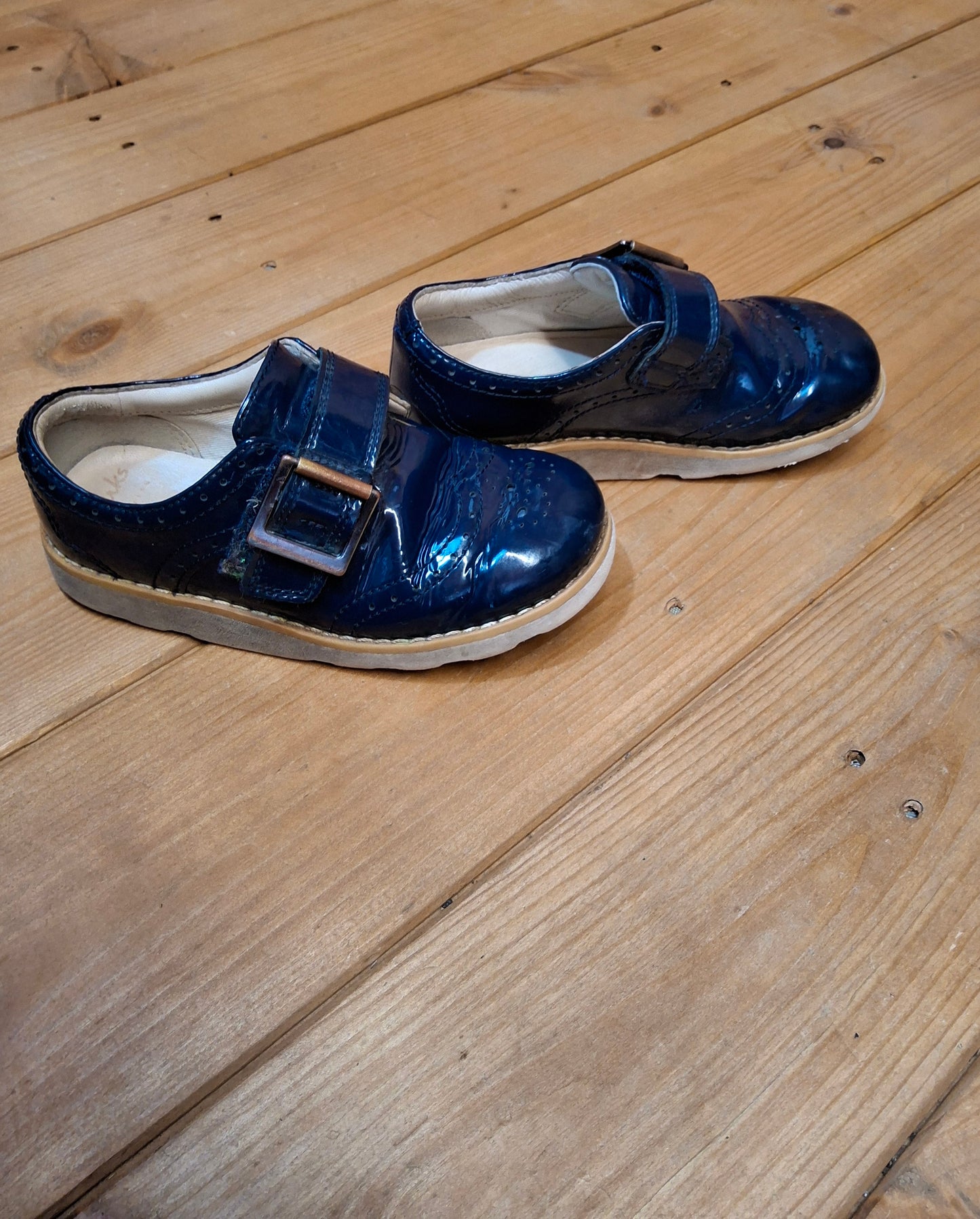 Clarks Navy Patent Brogue Shoes Size 8.5G β Velcro Fastening Kids School Shoes