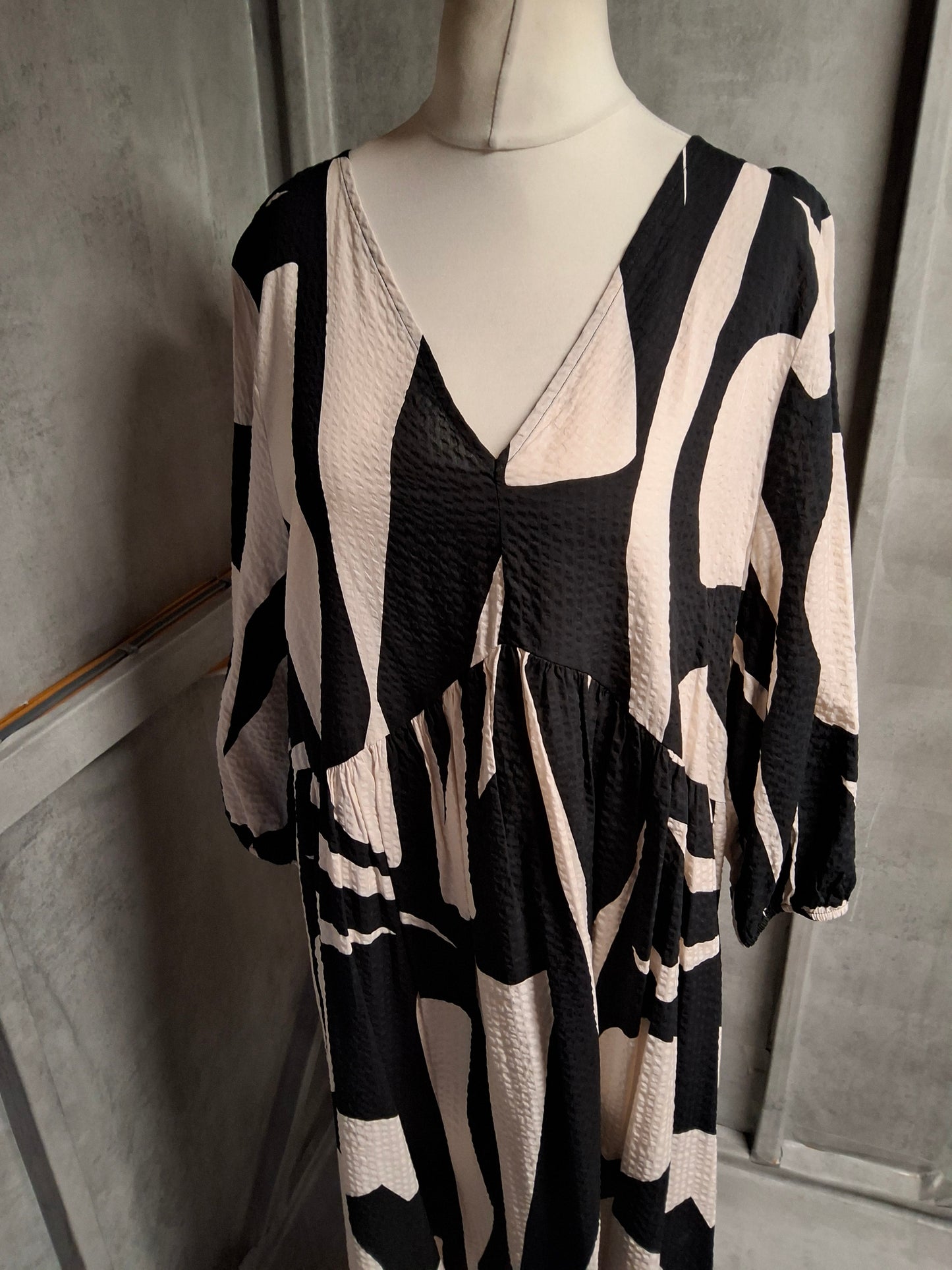 George Black & White Patterned Midi Dress – Size 20 – NWT Relaxed Fit with 3/4 Sleeves
