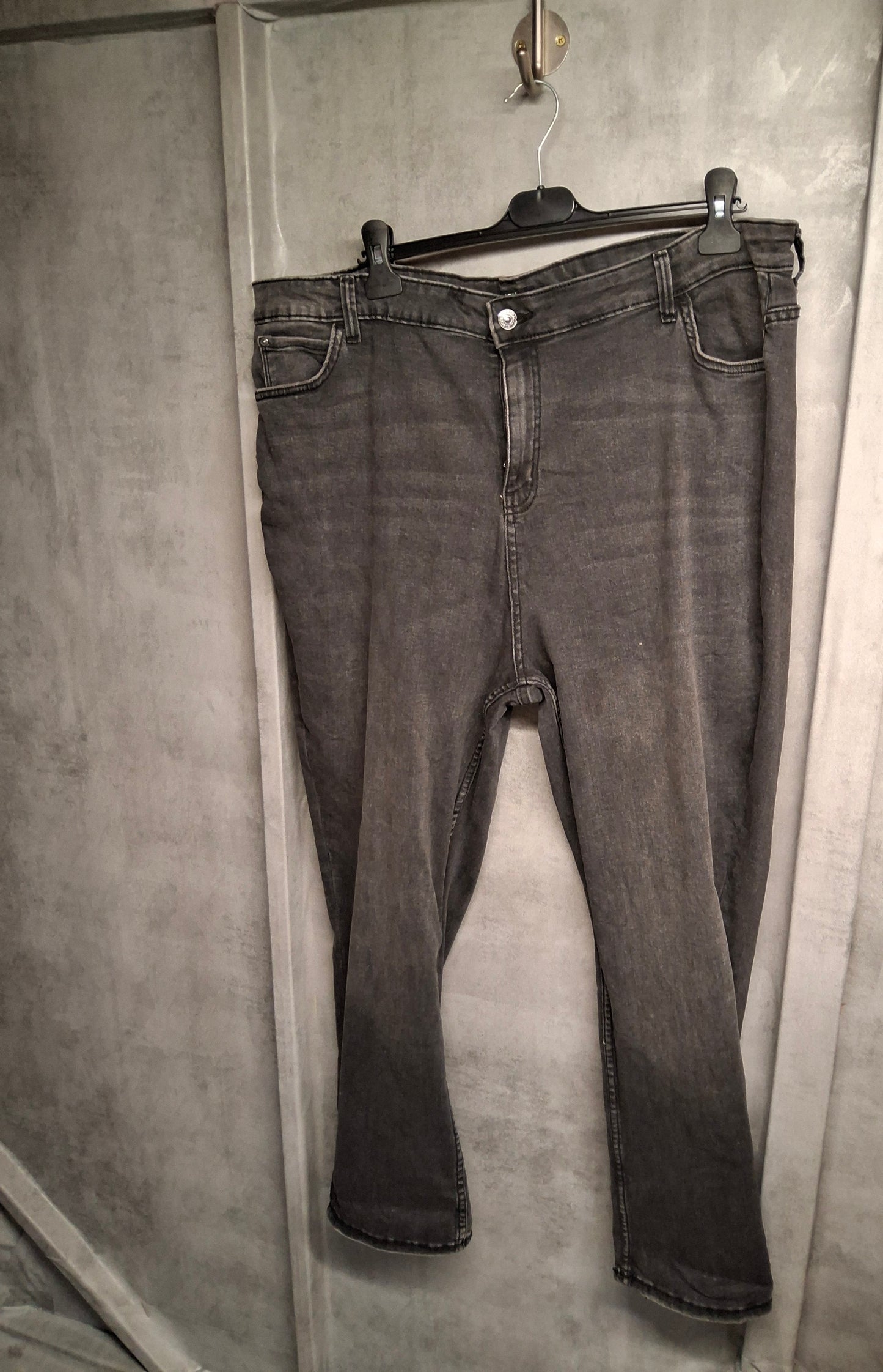 George Size 24 Grey Straight-Leg Jeans – Stretchy & Faded to Perfection