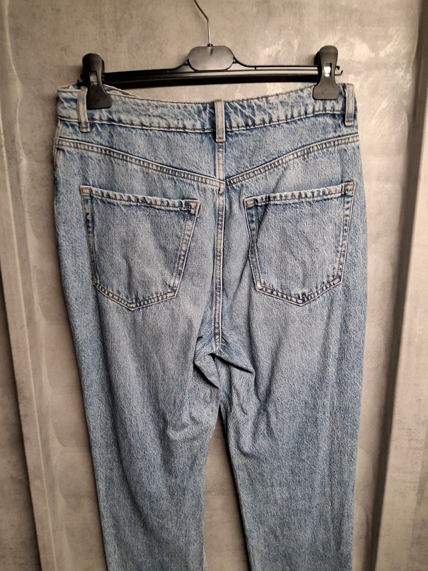 Dynamite ‘Claudia’ Distressed High-Waist Slim Jeans – Size 8 – Effortless Edge