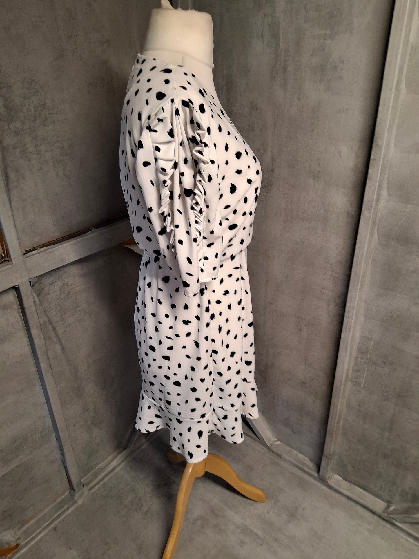 AX Paris White & Black Polka Dot Mini Dress β Size 10 β Wrap Style β Frill Sleeves β V-Neck