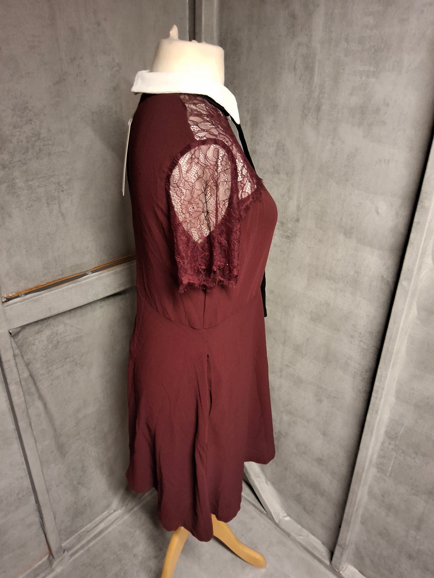 Blue Vanilla Burgundy Lace Collar Tie Dress – Size 12 – BNWT