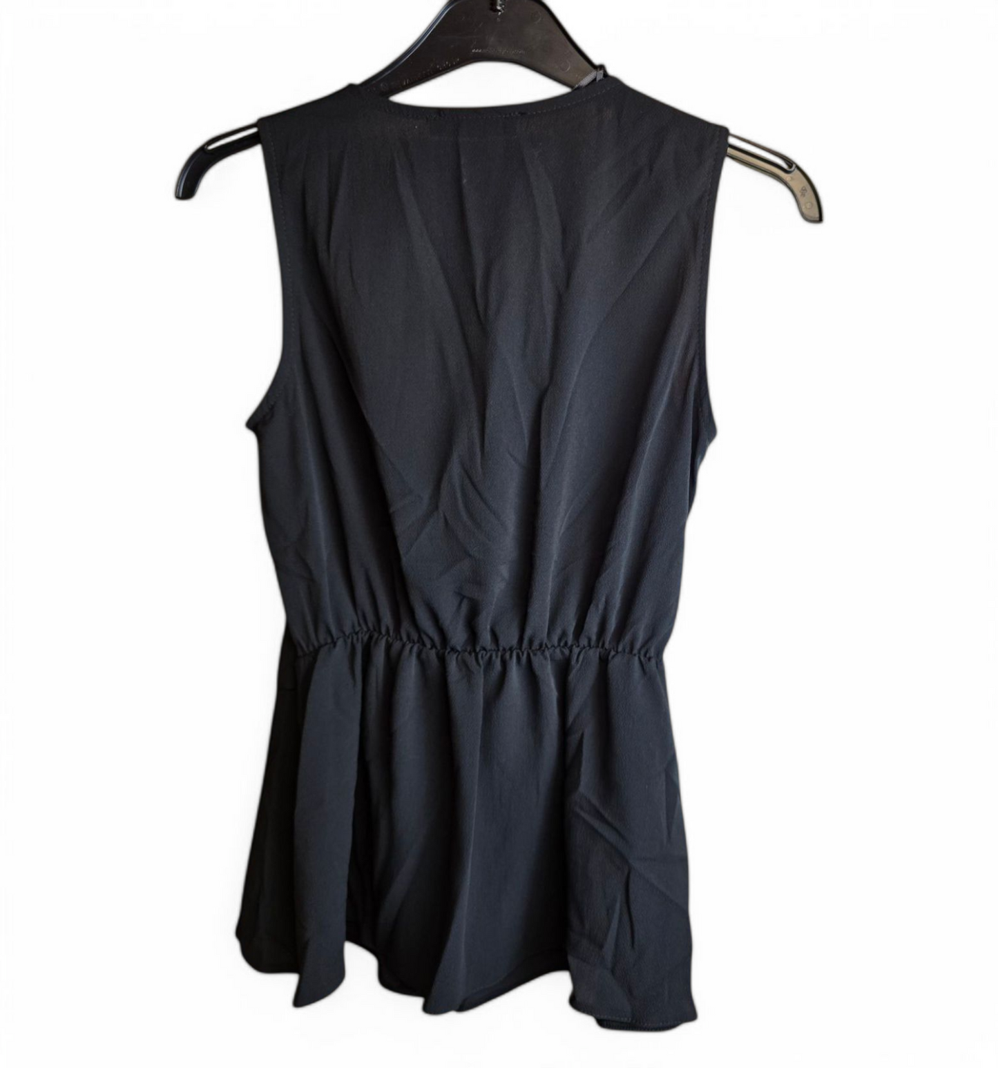 Select black v neck sleeveless top size 8 New