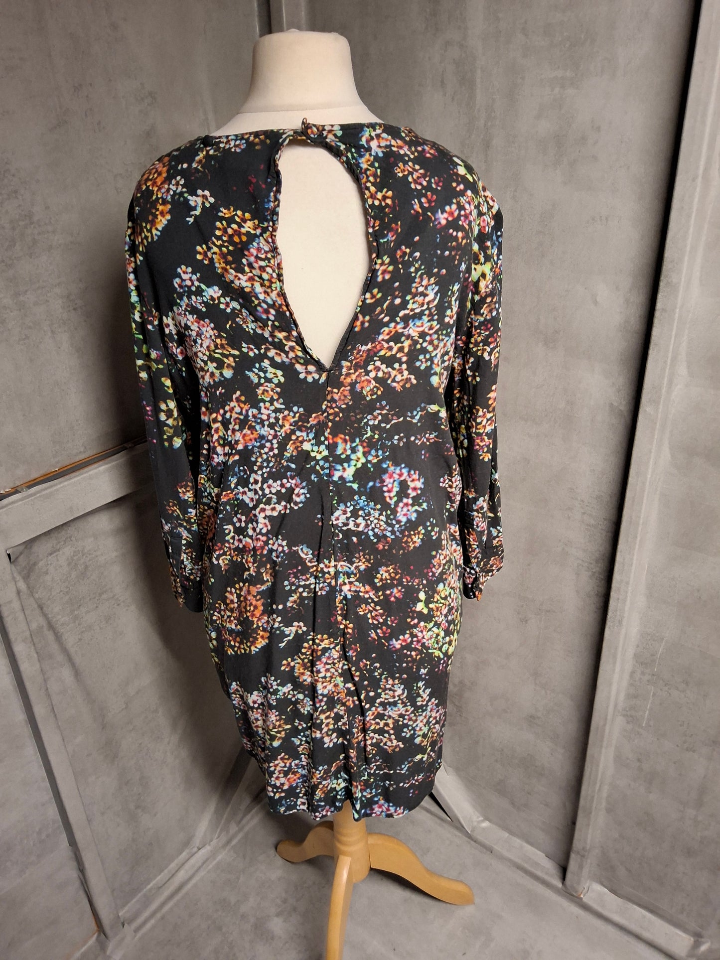 & Other Stories Floral Mini Dress – Size 10 – ¾ Sleeves – Keyhole Back – Black with Colourful Print