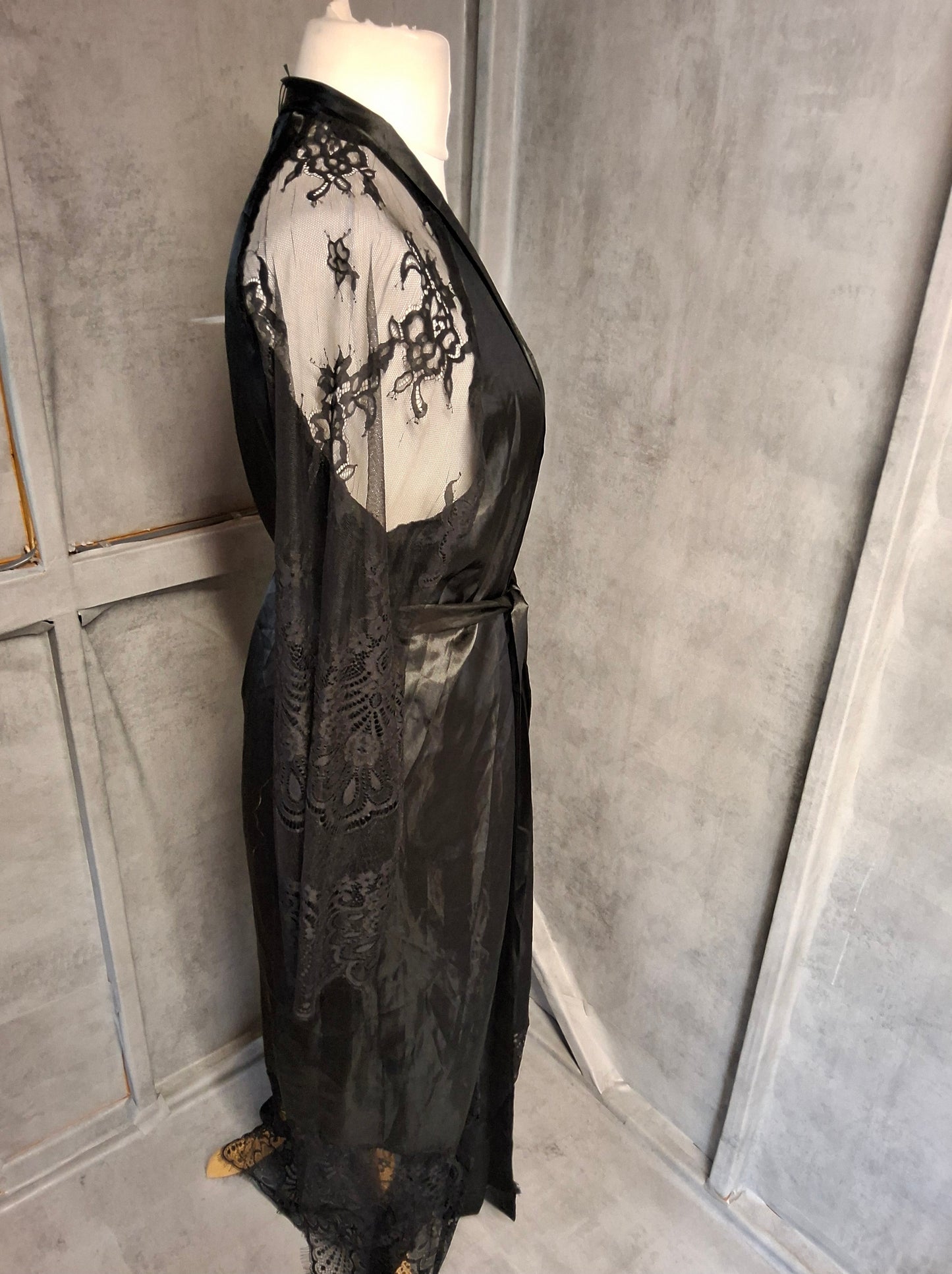 Love & Other Things Black Lace Full-Length Dressing Gown – Size L (Fits size 12/14) – NWT