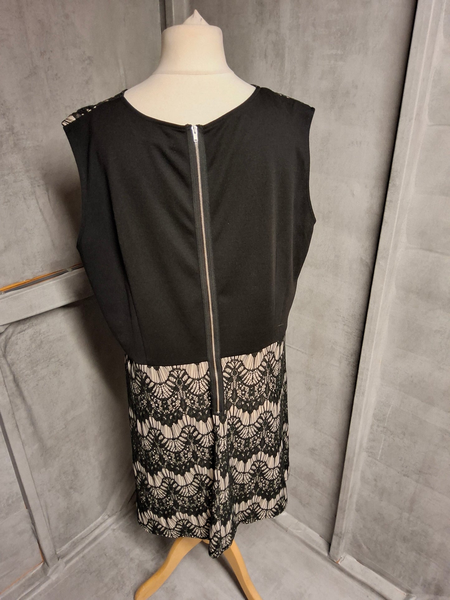 Simply Be Black & Nude Lace Midi Dress – Size 24 – Sleeveless Elegant Style