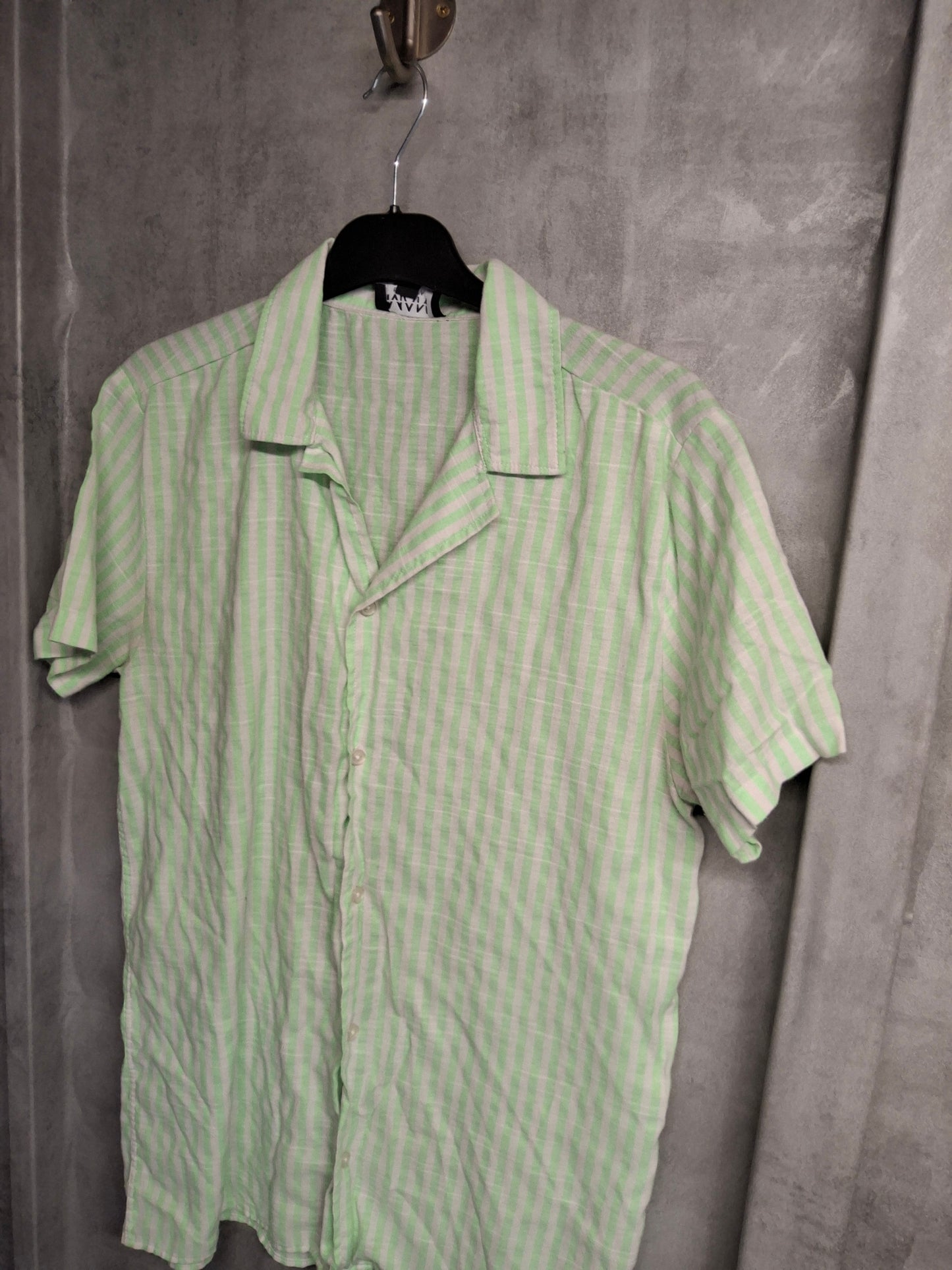 BoohooMAN Green & White Striped Shirt – Size L – Summer BBQ Vibes