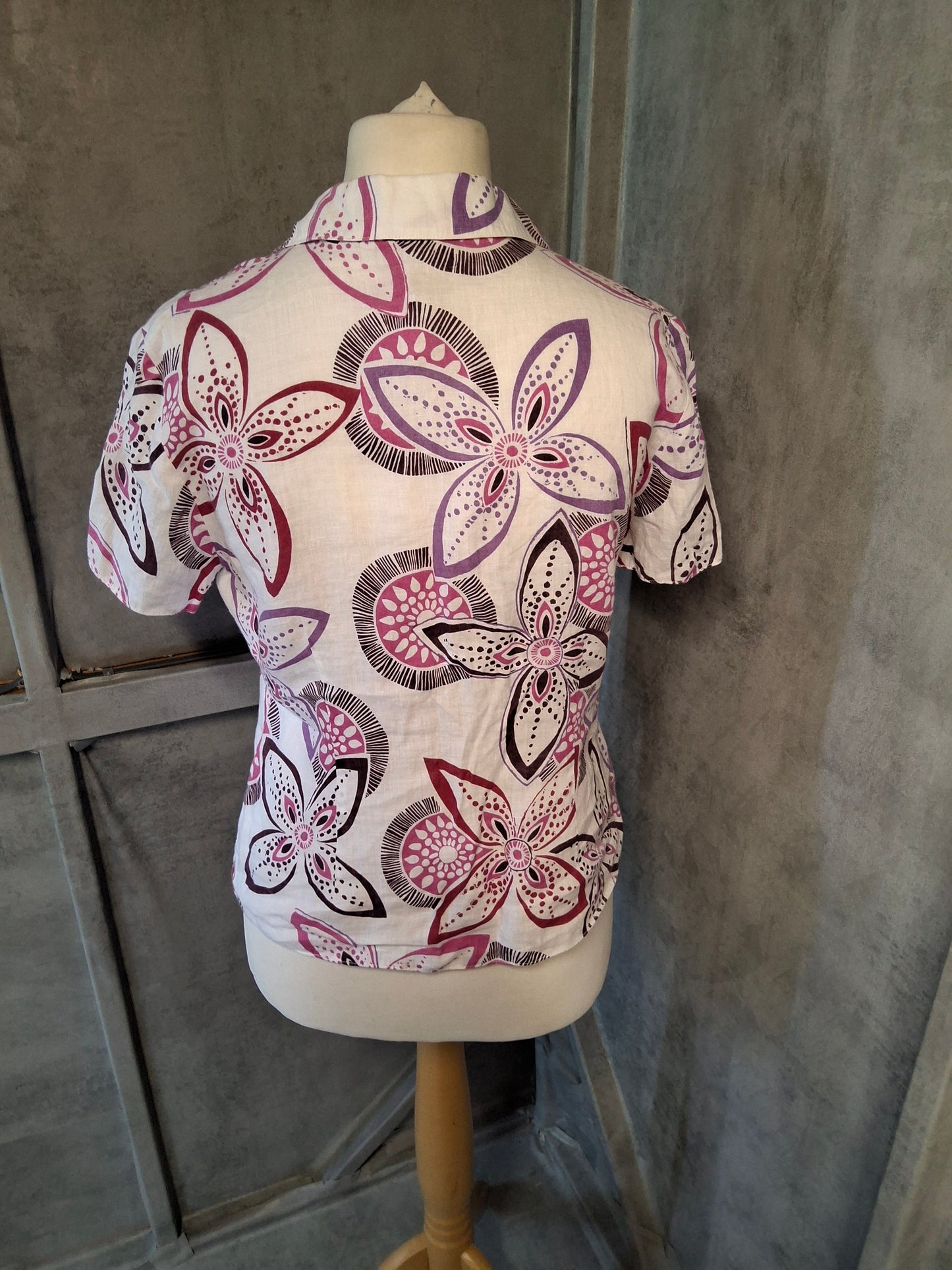 Country Casuals 100% Linen Floral Shirt – Size 12
