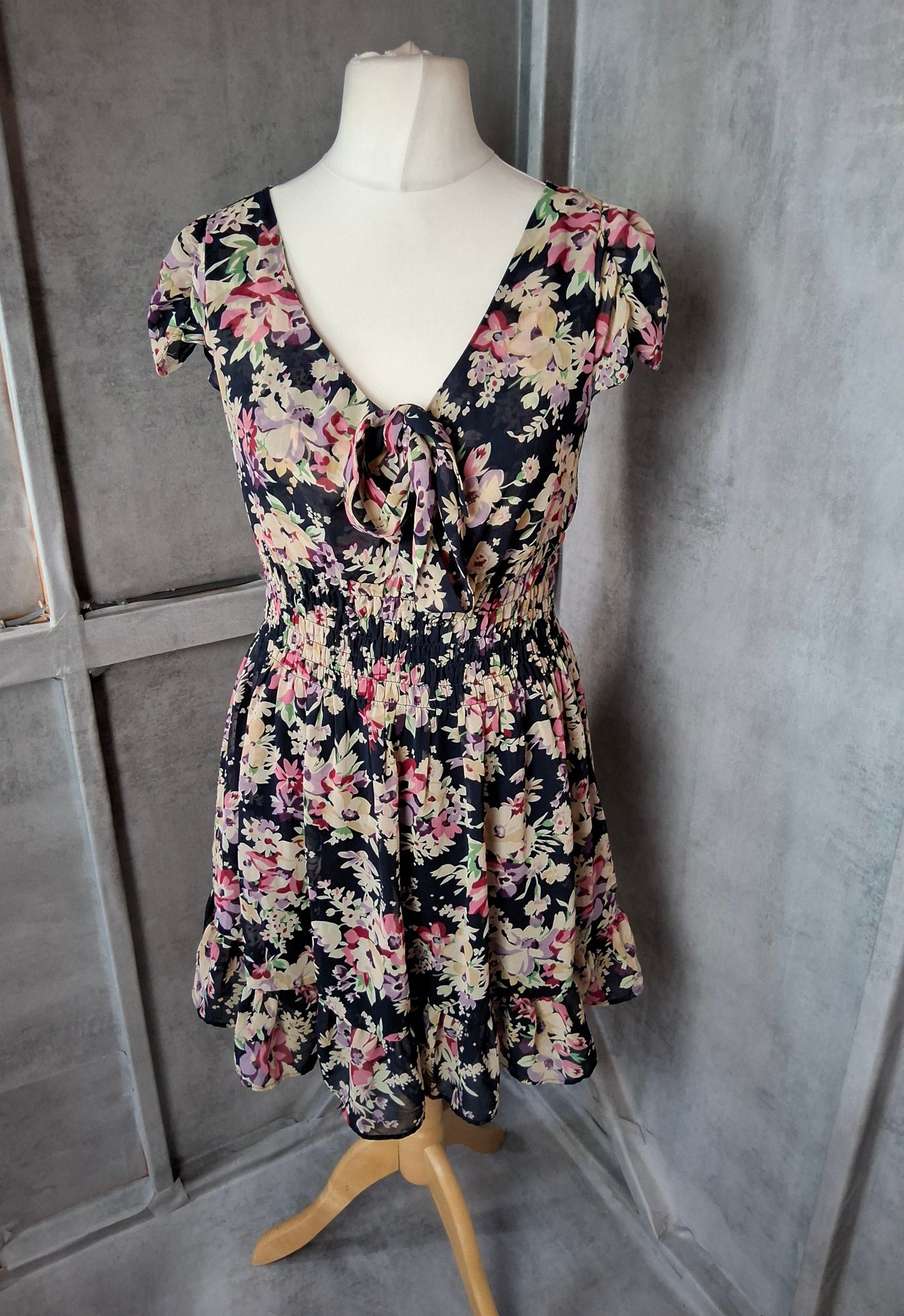 Y2K New Look Floral Flare Dress β Size 12 β Tie Front & Twirly Feels