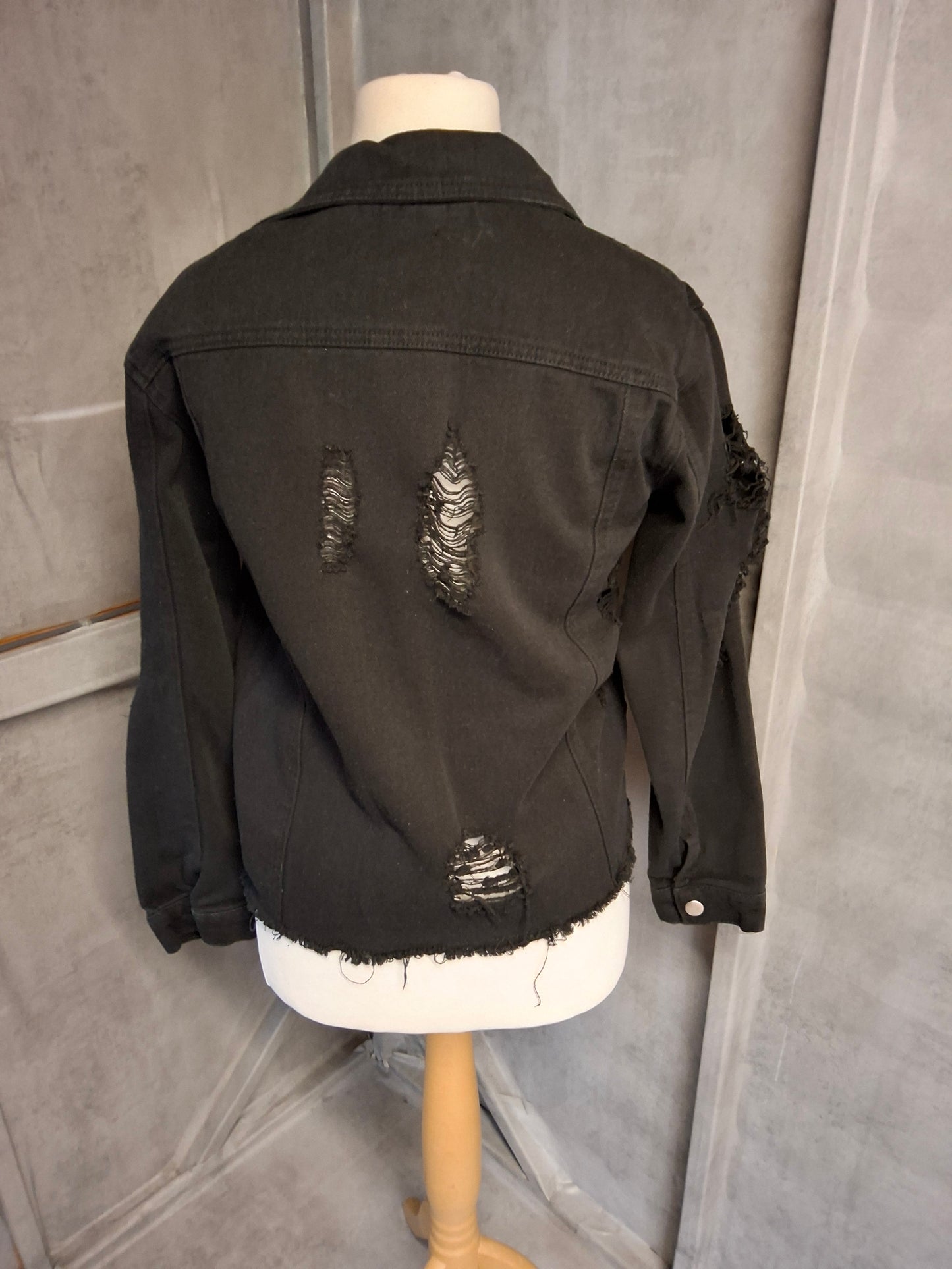 Prettylittlething Black Distressed Denim Jacket – Size M (UK size 10/12) – Street Style Edge