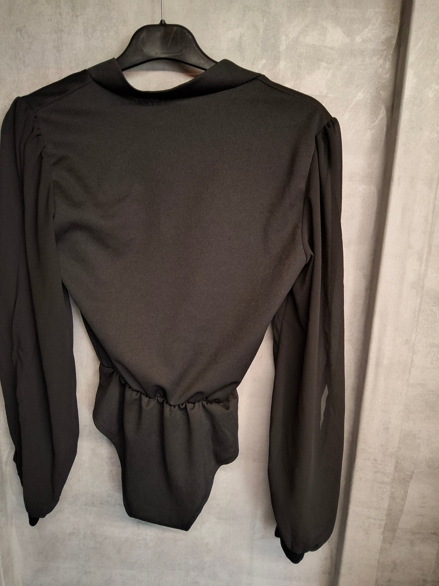 Boohoo Black Bodysuit with Sheer Sleeve Detail – Size 8 – NWT
