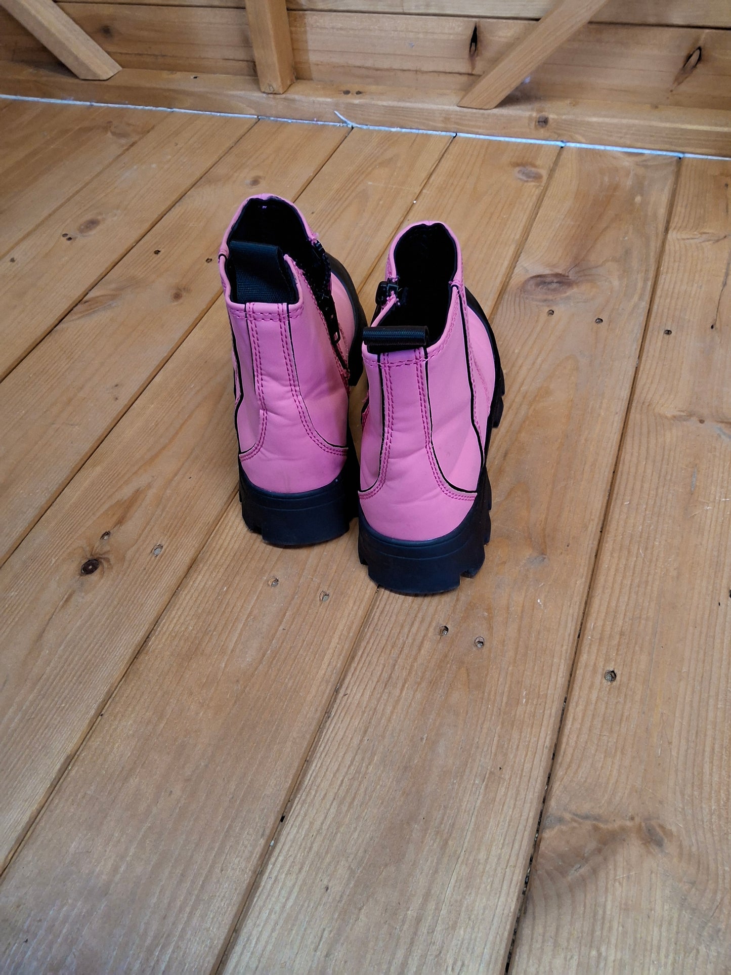 š Zara Pink & Black Chunky Ankle Boots ā EU 36 / UK 3 š