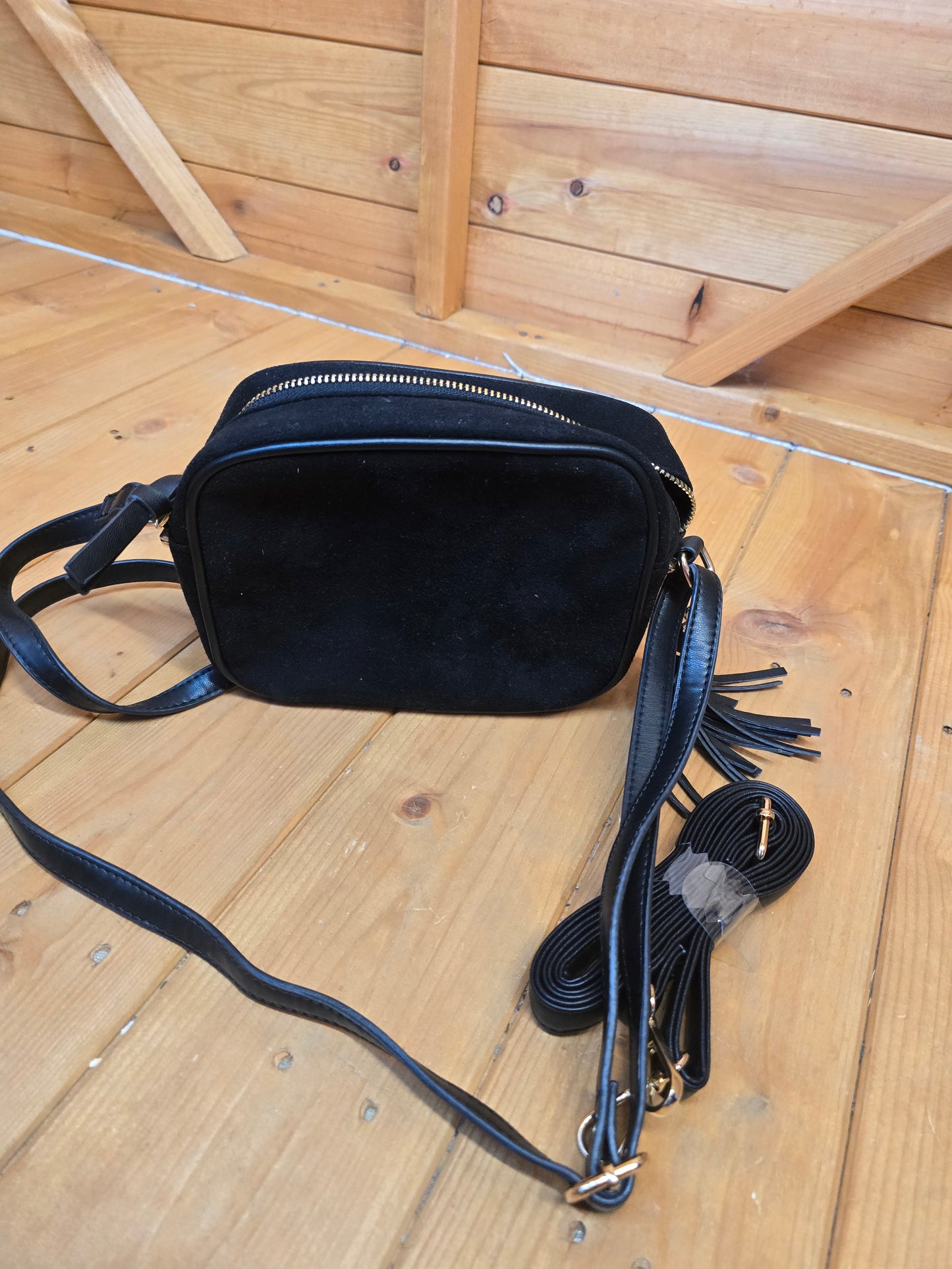 π€ New Look Black Suede Crossbody Bag with Extra Strap π