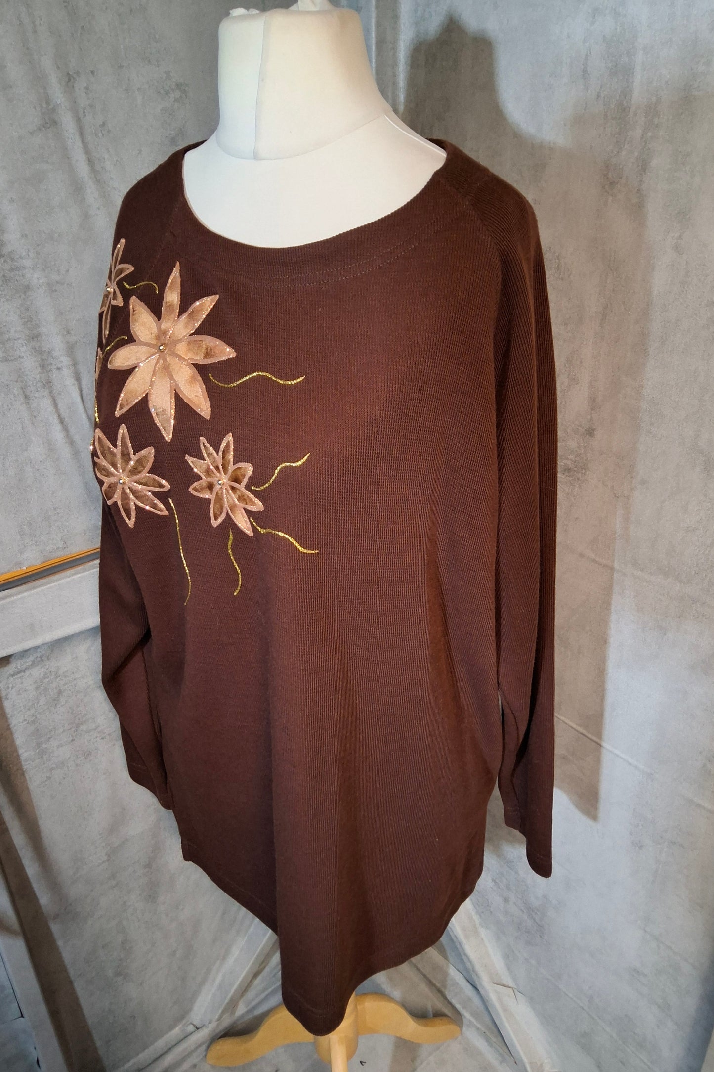 Lesley-Anne Brown Floral Jumper – Size 14/16 (M/L)