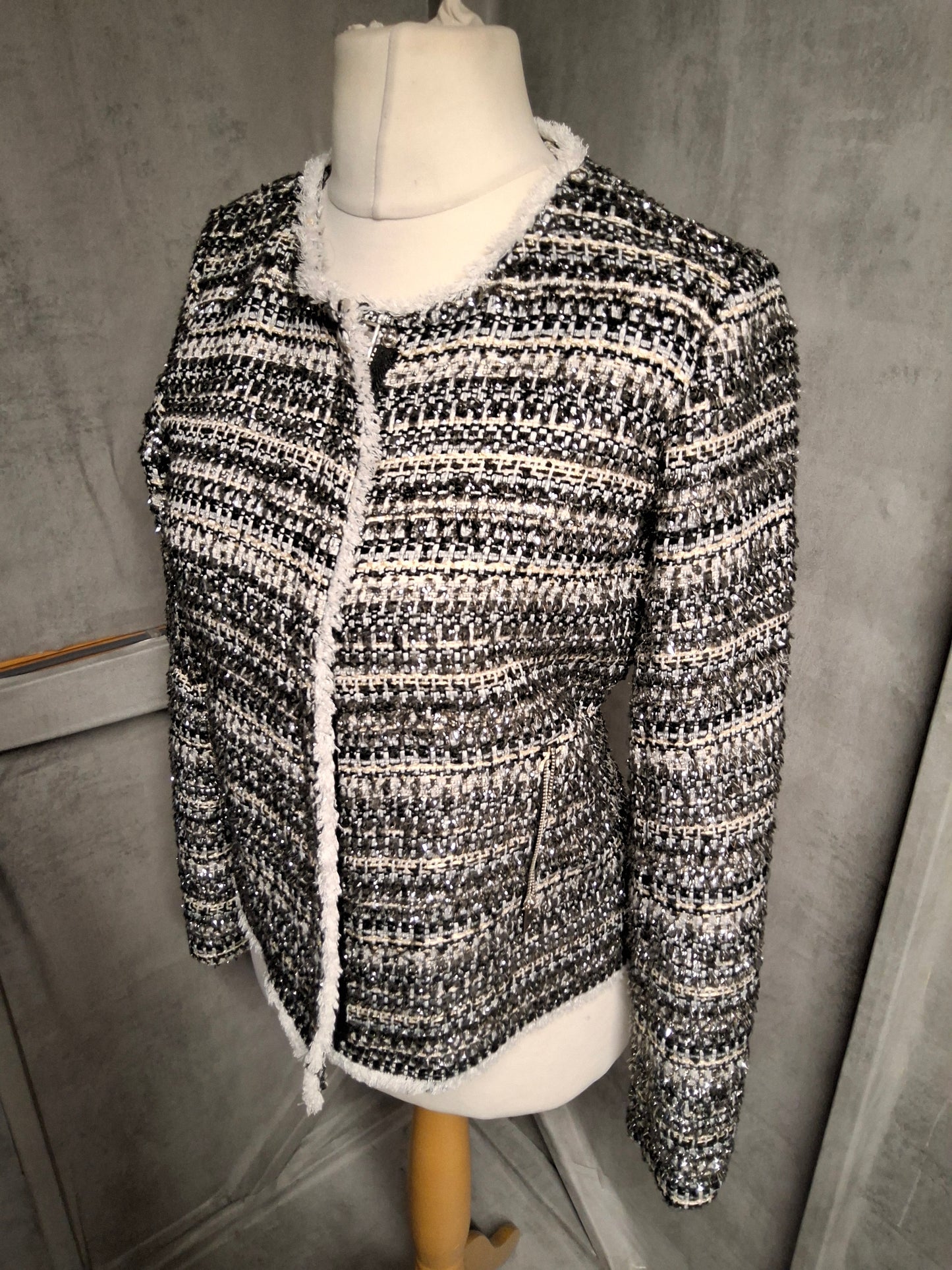 Next Tailoring Black & White Tweed Blazer – Size 10R – Zip Front & Pockets