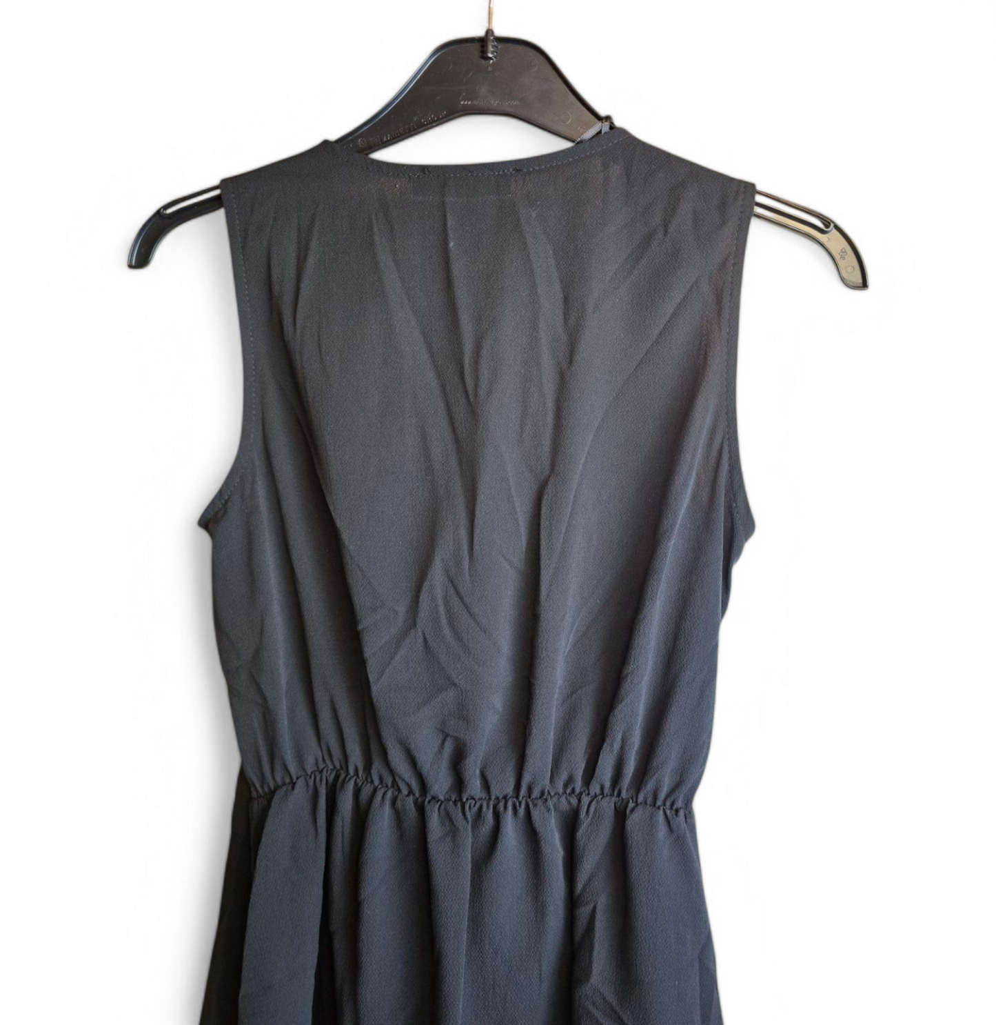 Select black v neck sleeveless top size 8 New