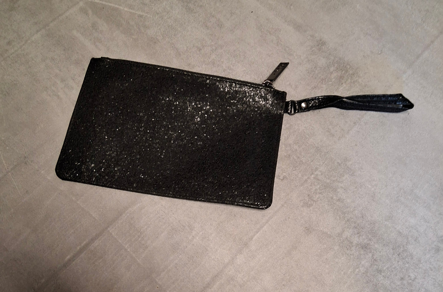 Full Panda Black Glitter Clutch Bag ā NWOT āØ