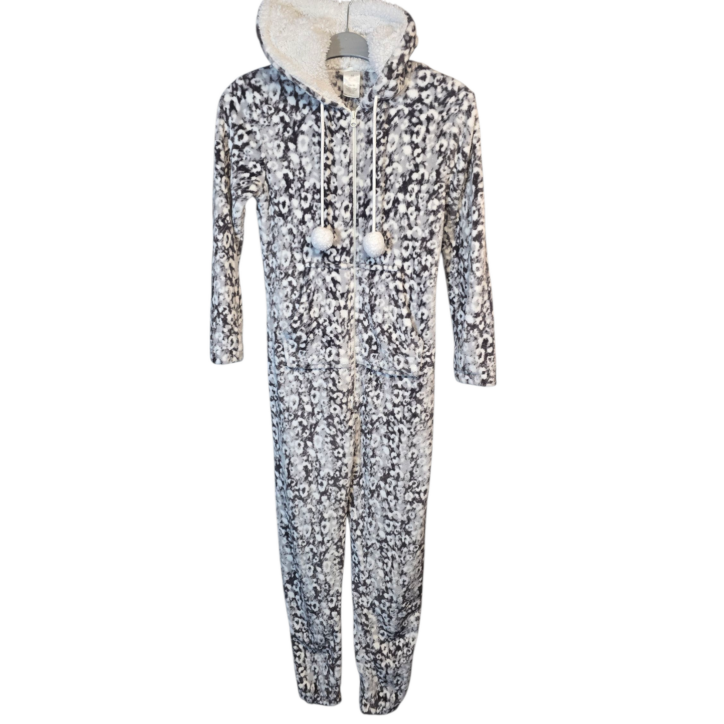 ✨Peacocks Grey/Black Cosy Fleece Onesie – Size 6/8 –