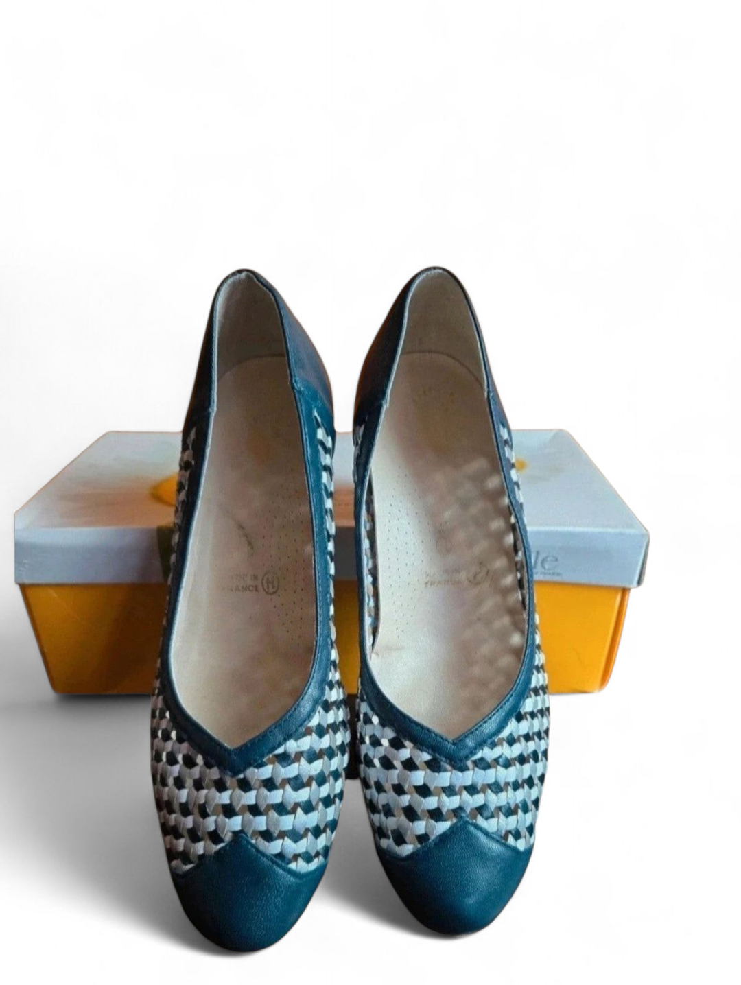 Ladie's Ombelle Blue & White Netted Small Heel Court Shoes Size 4