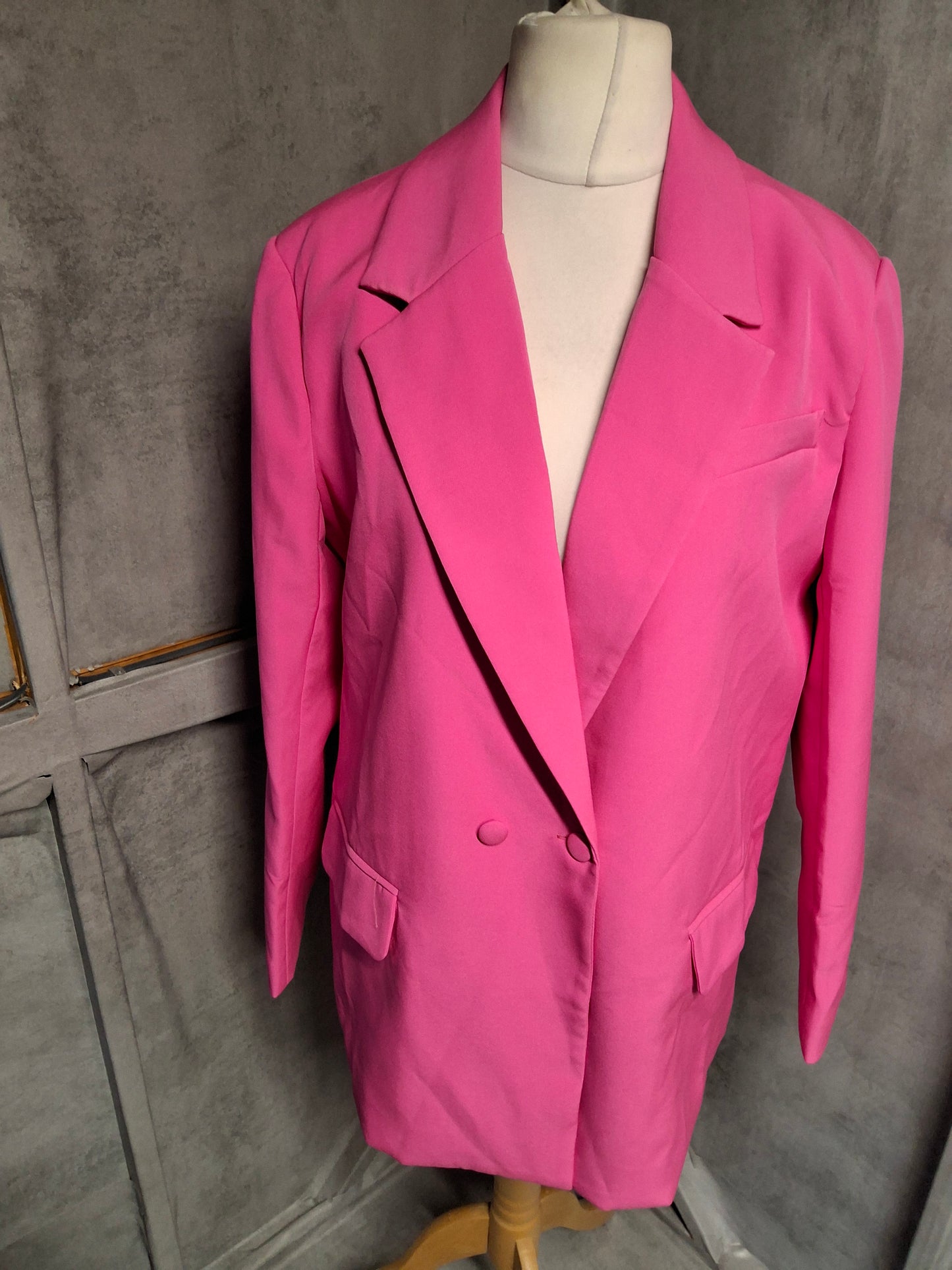 Missguided Bright Pink Oversized Blazer – Size 8 – NWT