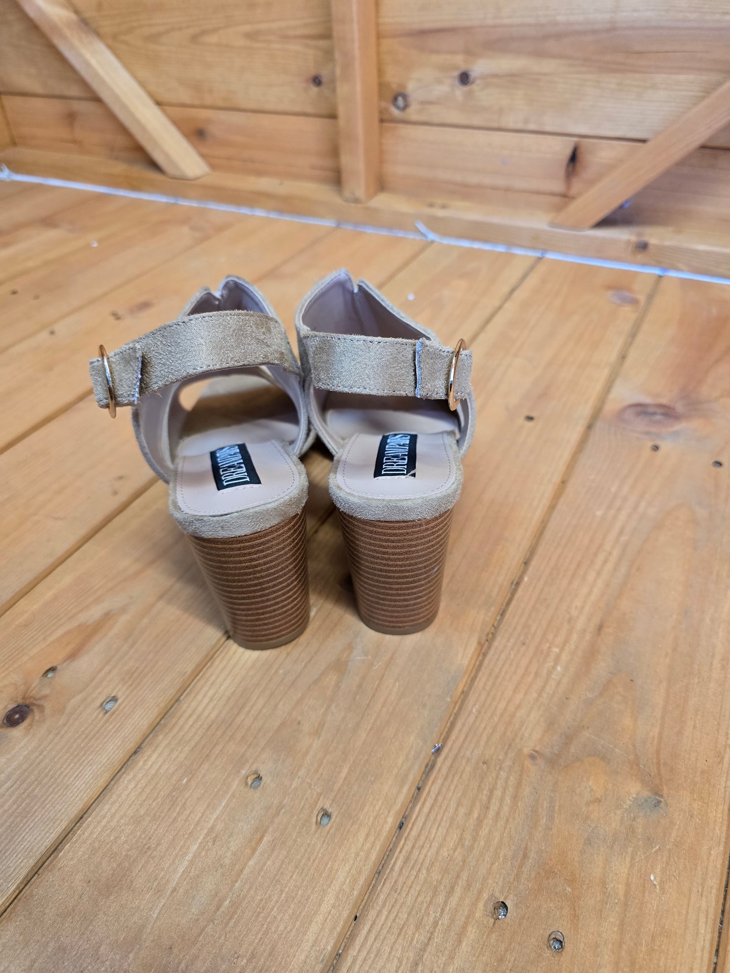 š” DreamPairs Beige Suede Block Heel Sandals ā UK 8 š”