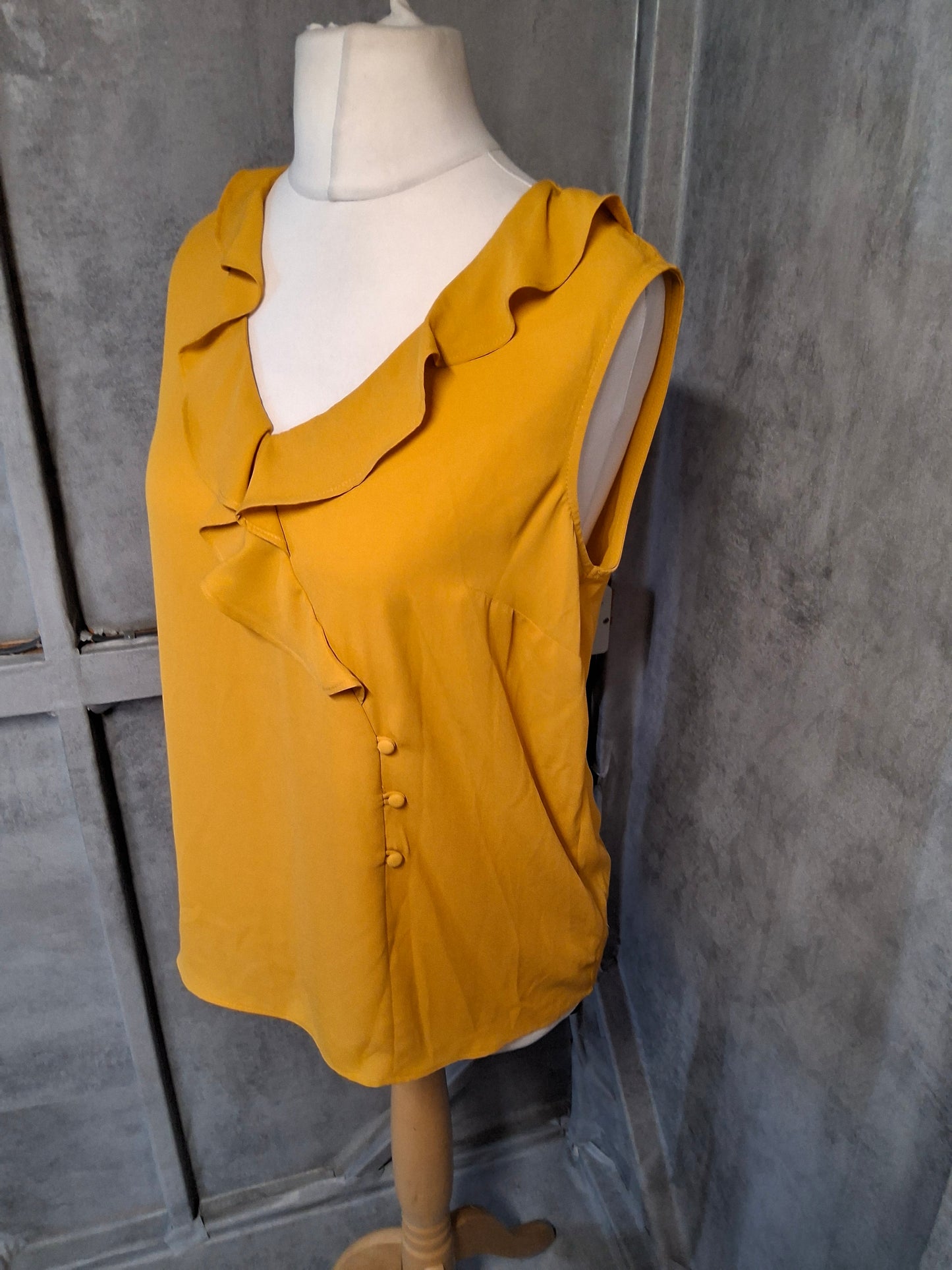 Tu Mustard Yellow Ruffle Sleeveless Top – Size 12 NWT Pop of Colour